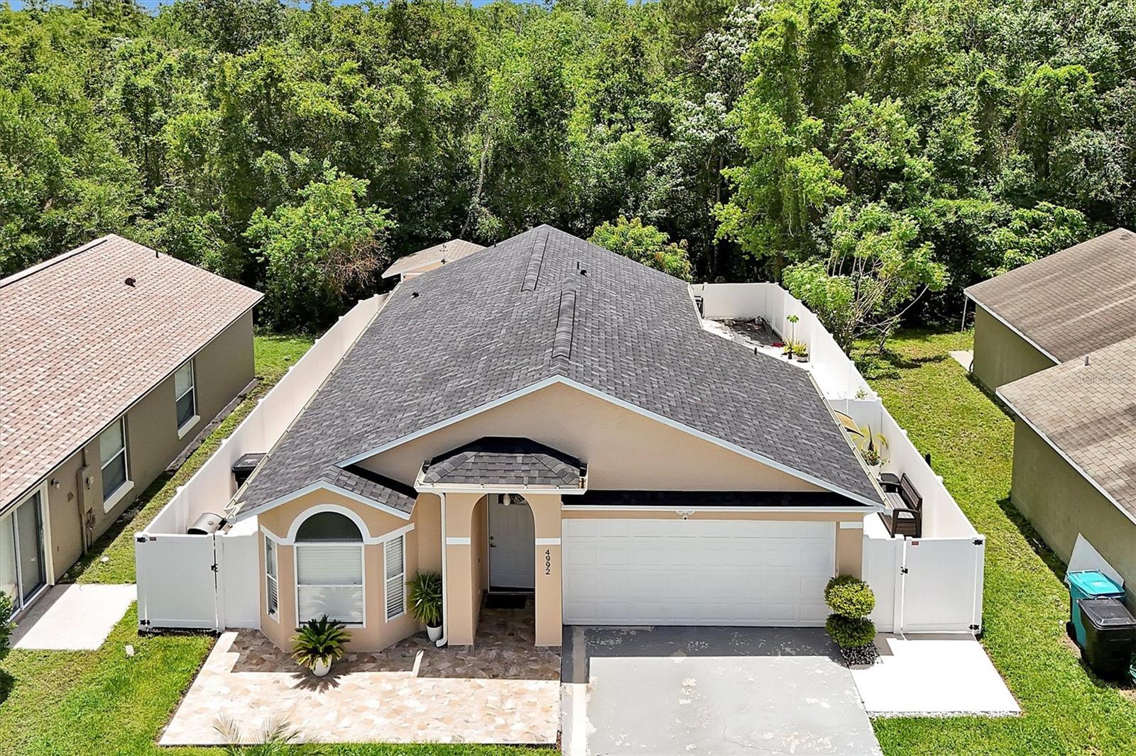 4992 LUNA NEGRA DR