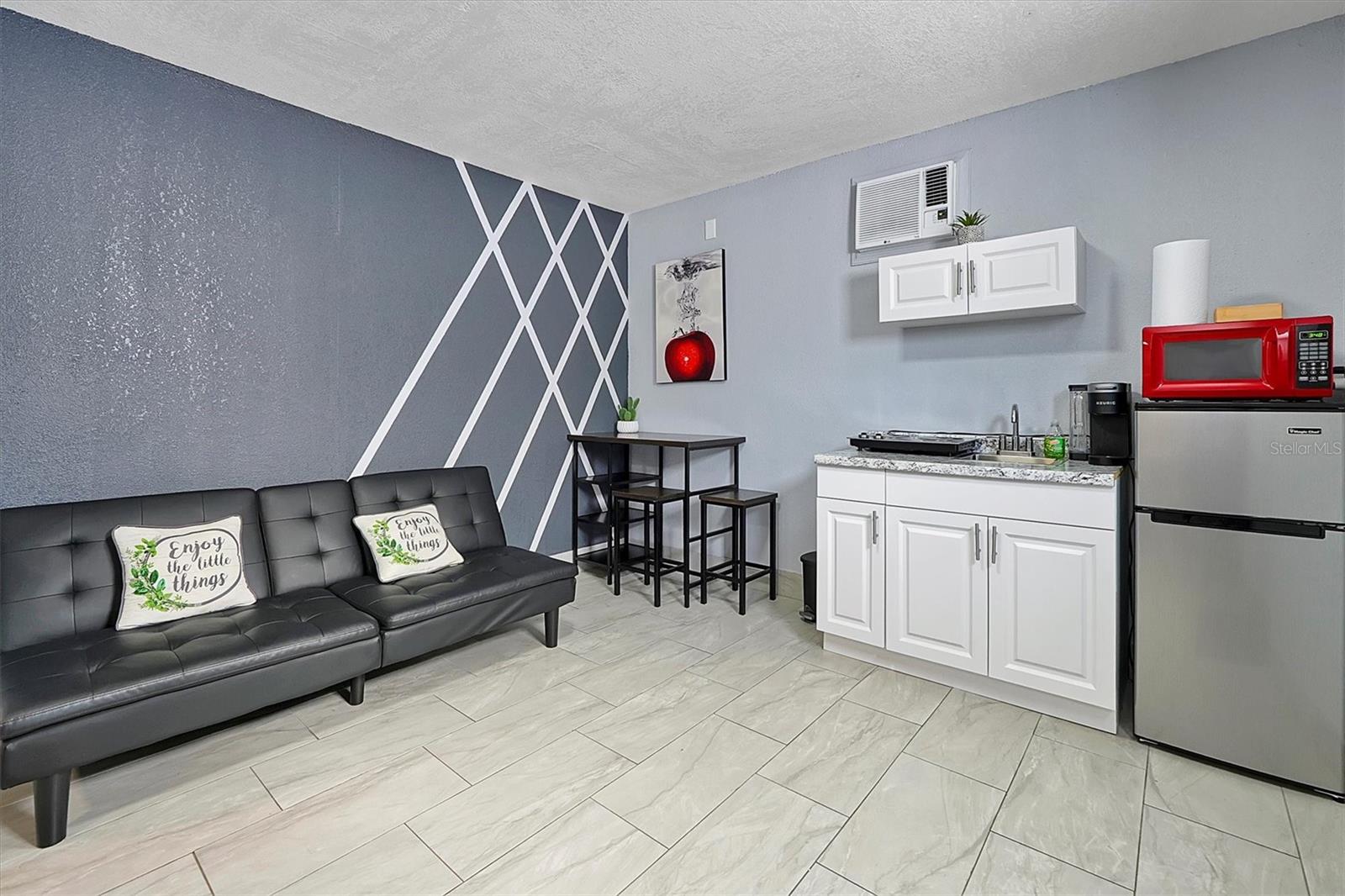 4992 LUNA NEGRA DR