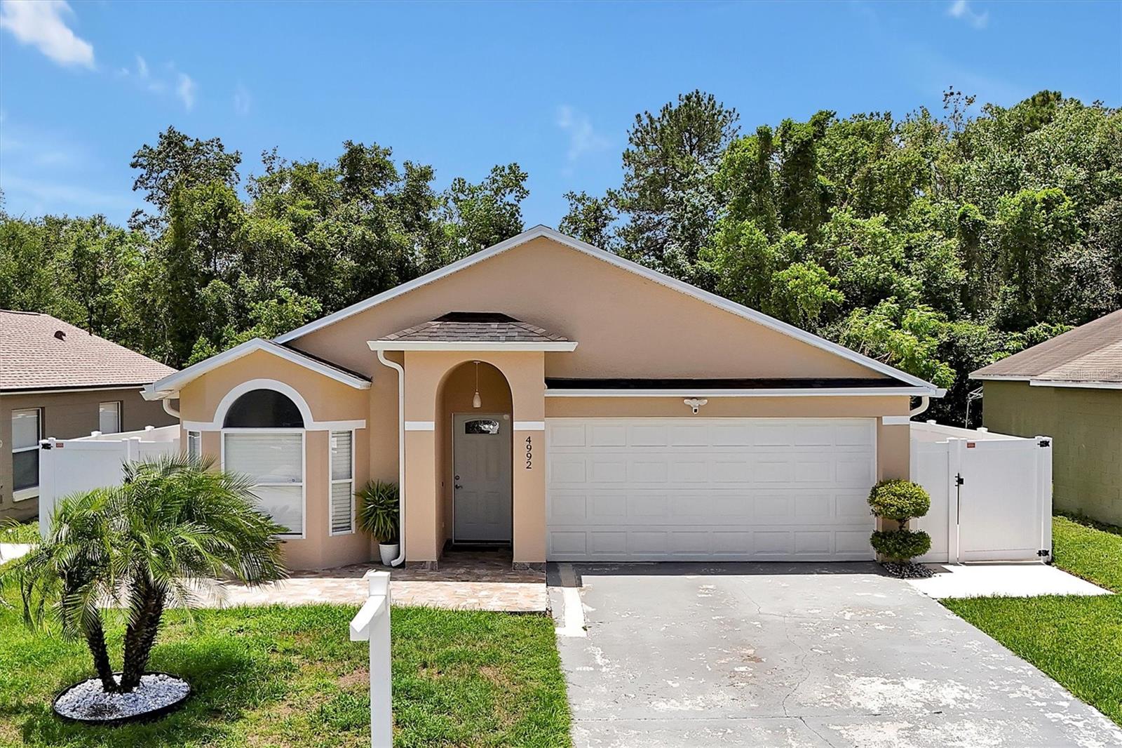 4992 LUNA NEGRA DR