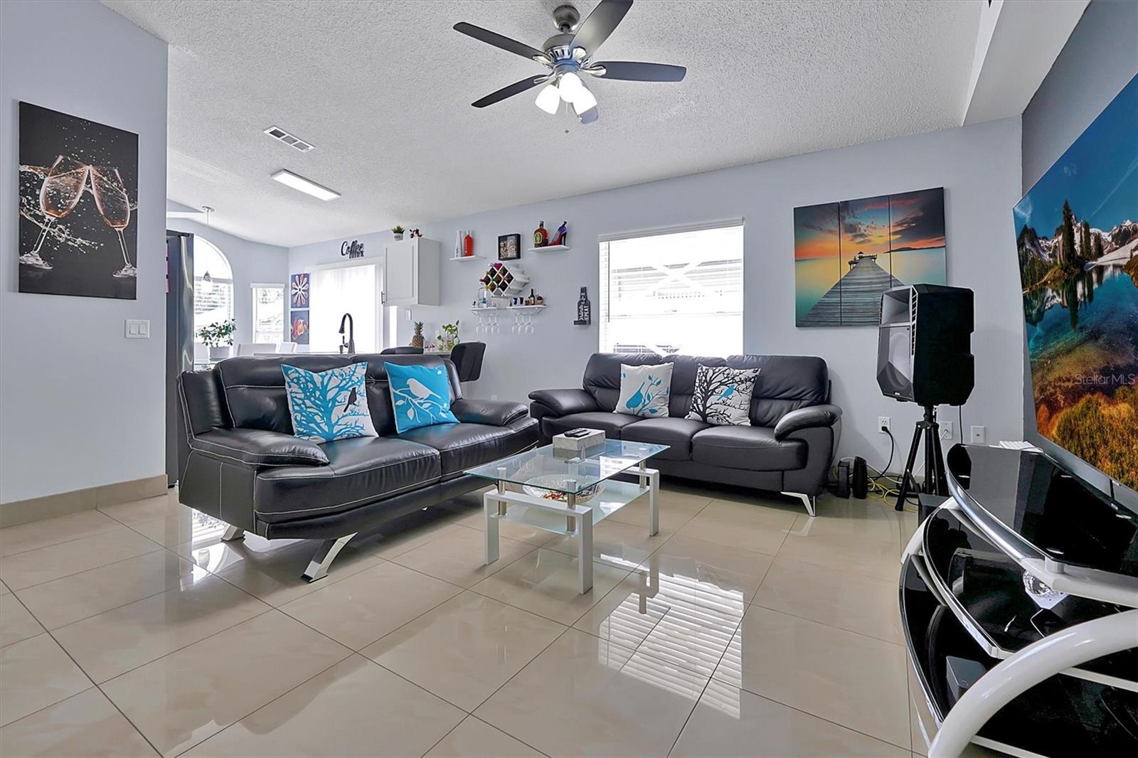 4992 LUNA NEGRA DR