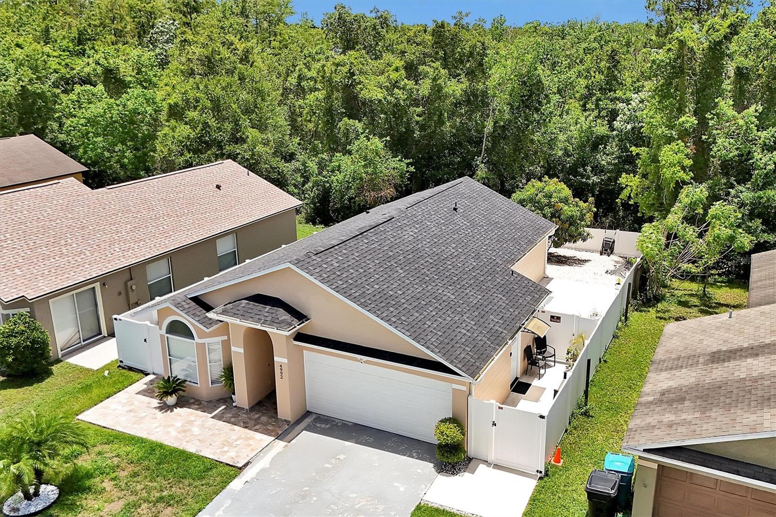 4992 LUNA NEGRA DR