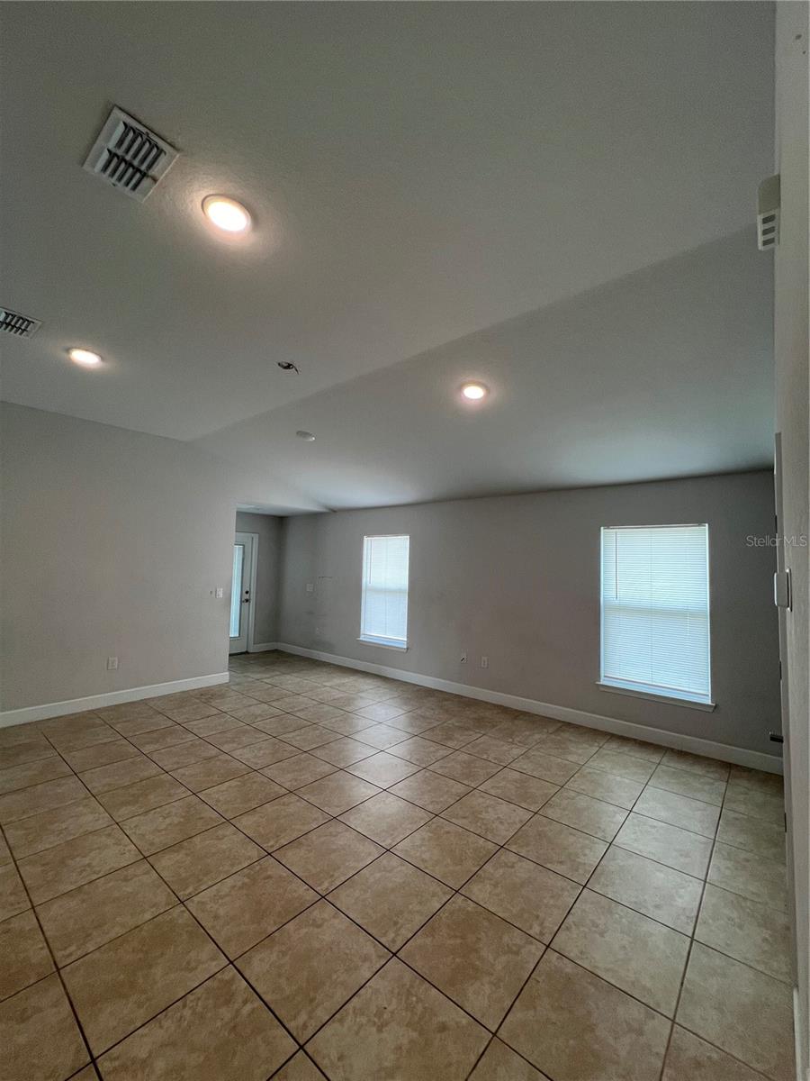 1074 CITRUS LANDINGS BLVD