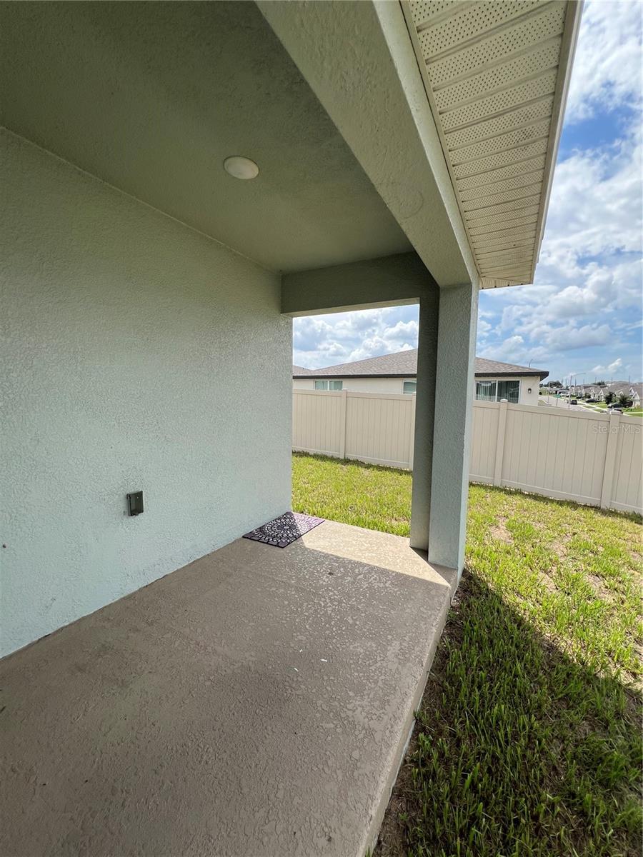 1074 CITRUS LANDINGS BLVD