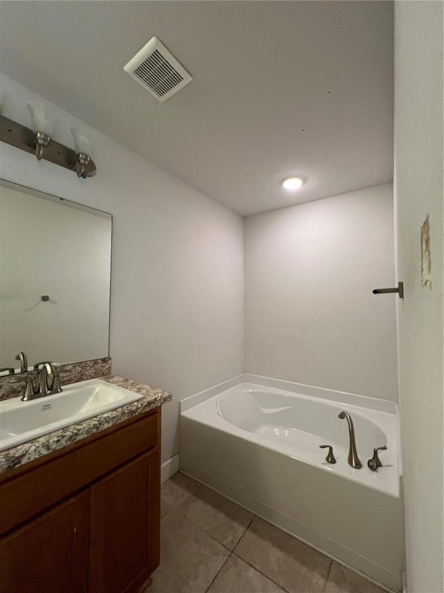 1074 CITRUS LANDINGS BLVD