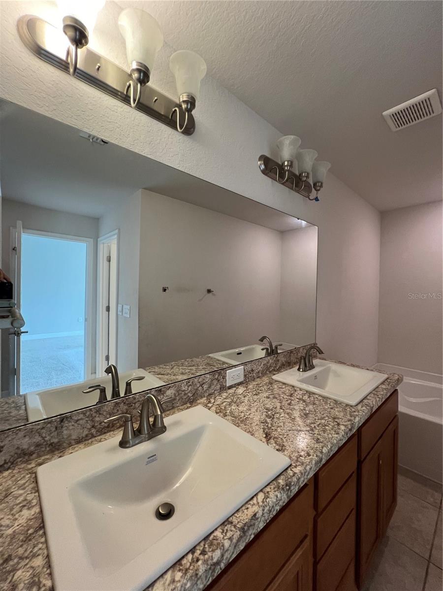 1074 CITRUS LANDINGS BLVD