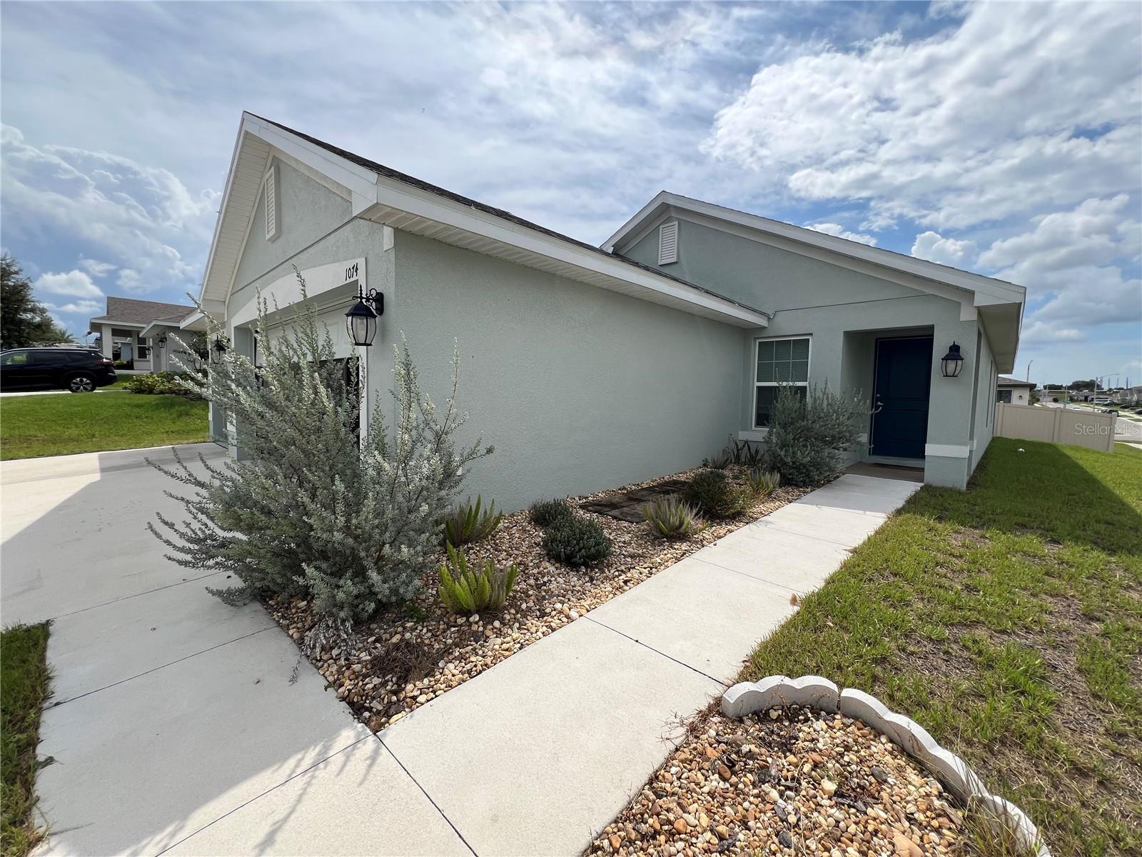 1074 CITRUS LANDINGS BLVD