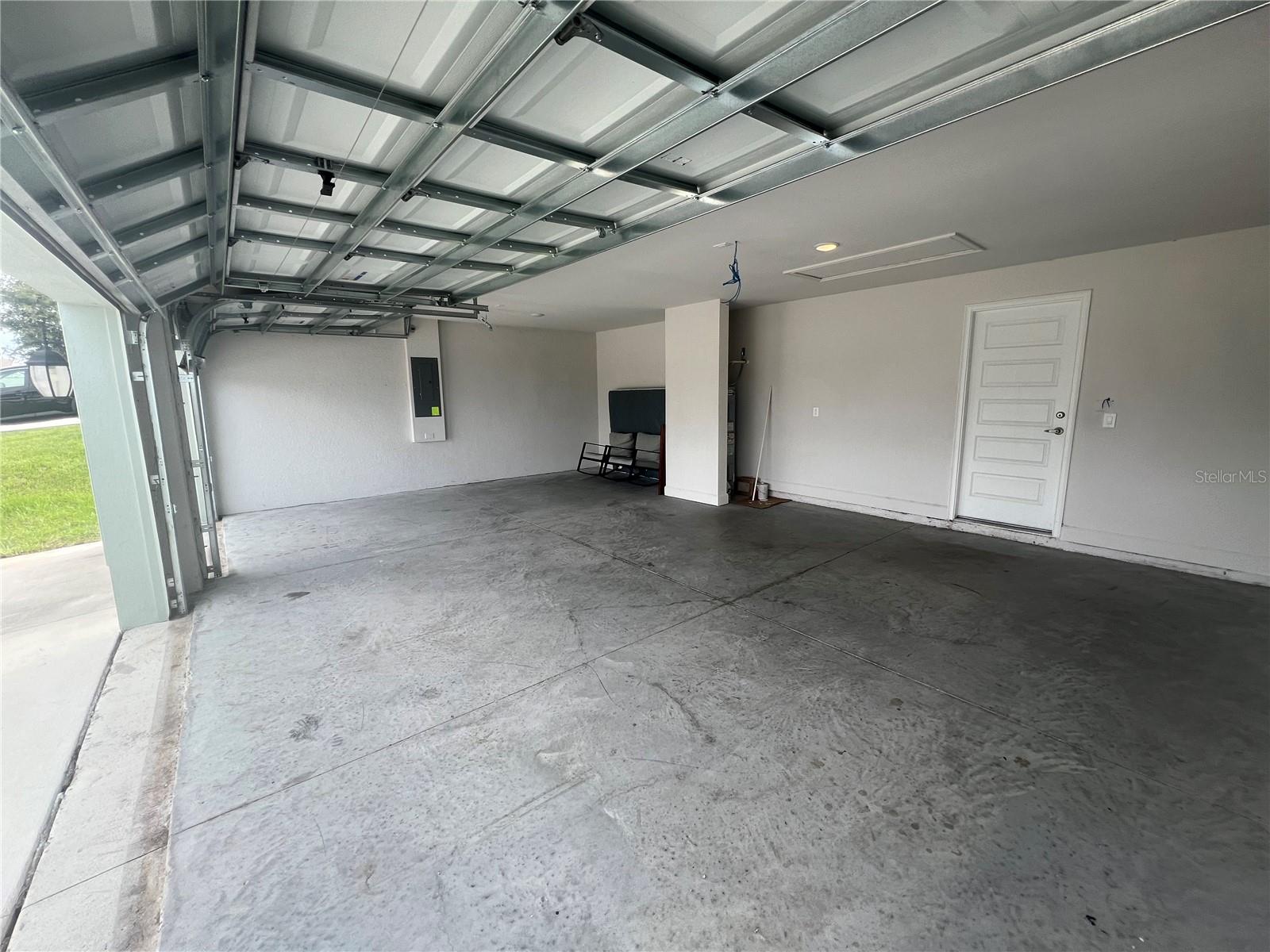 1074 CITRUS LANDINGS BLVD
