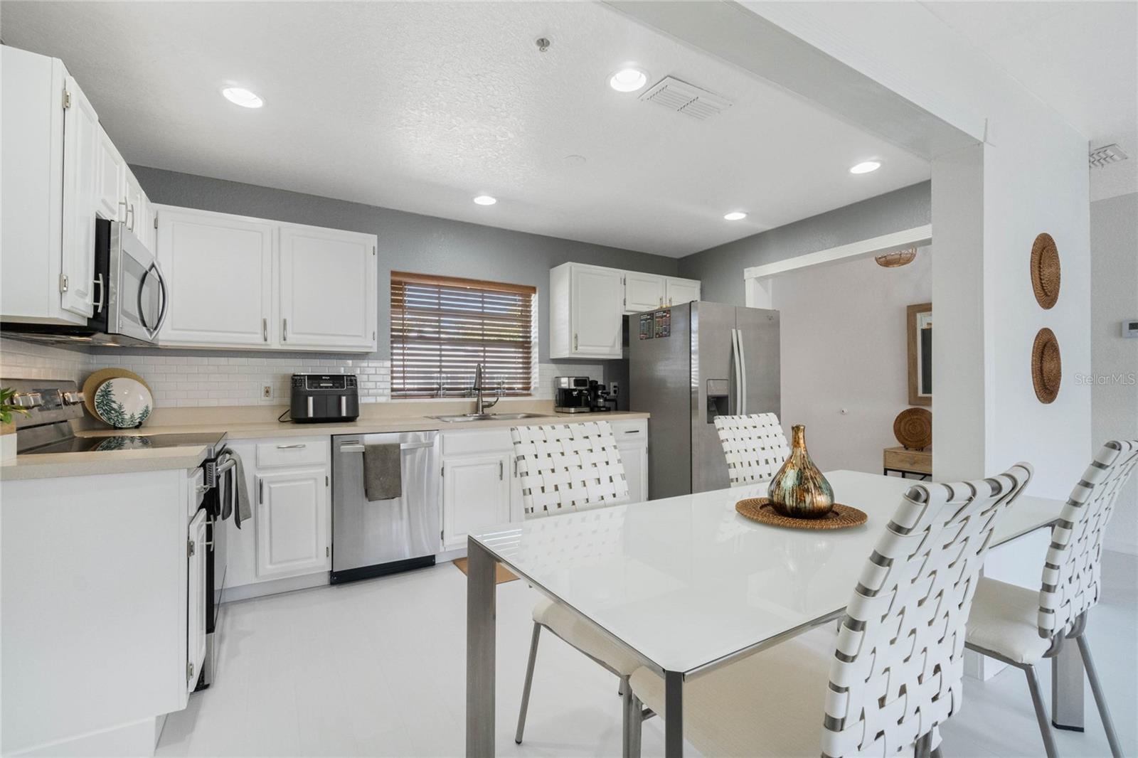 3030 LITTLE SOUND DR
