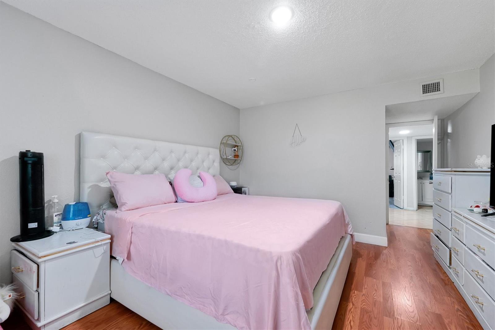 4309 N SEMORAN BLVD #2