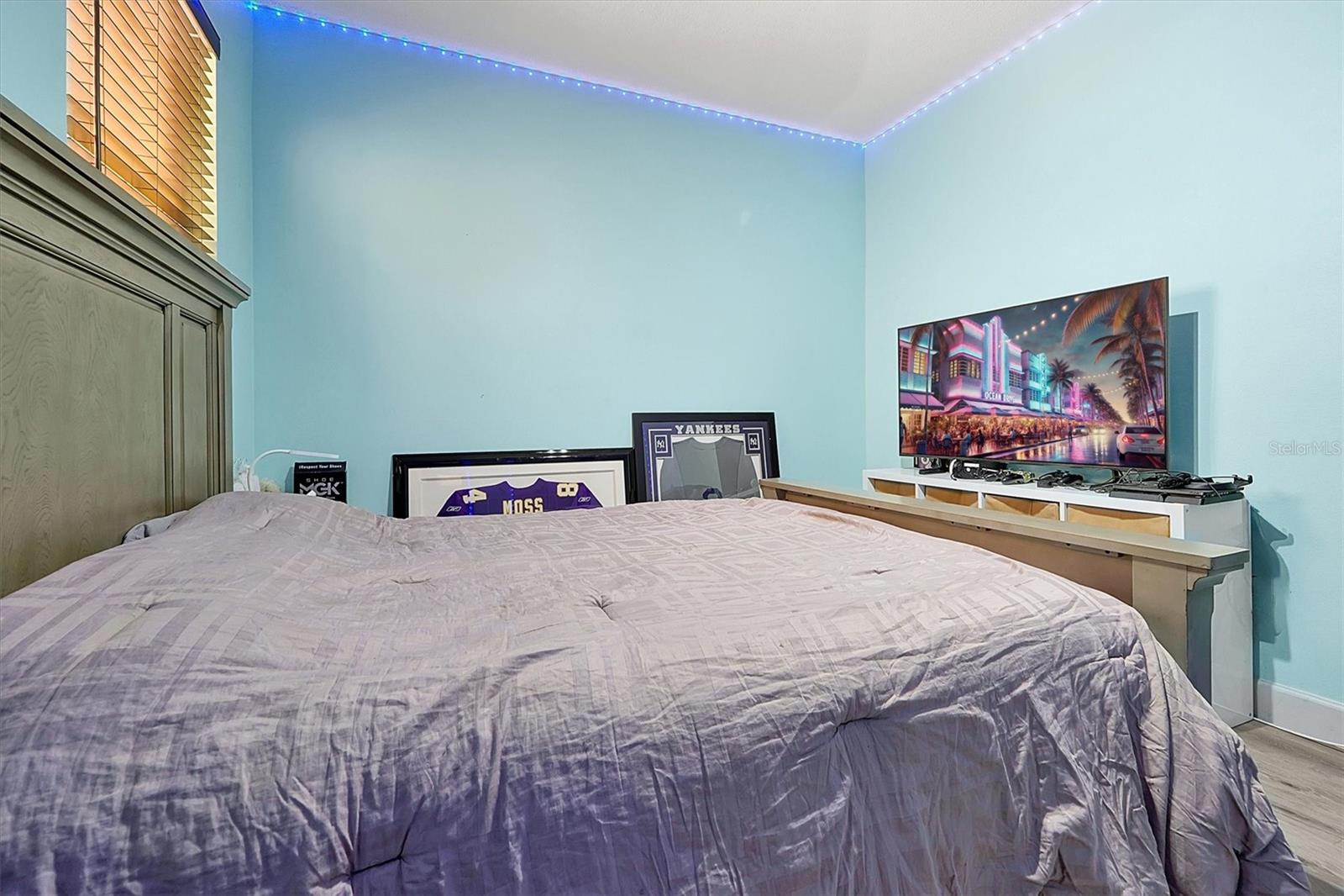 168 CLUB VILLAS LN
