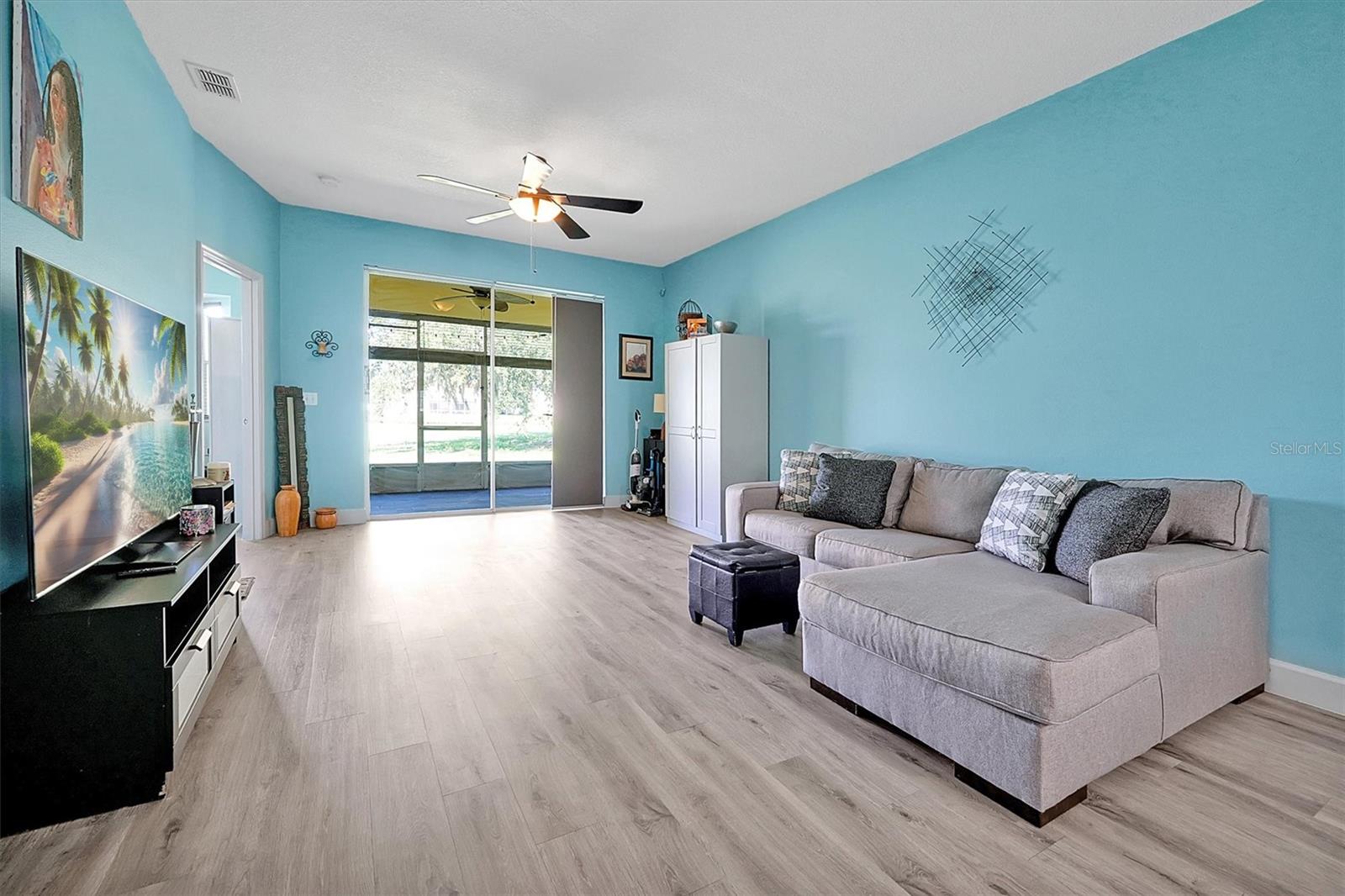 168 CLUB VILLAS LN