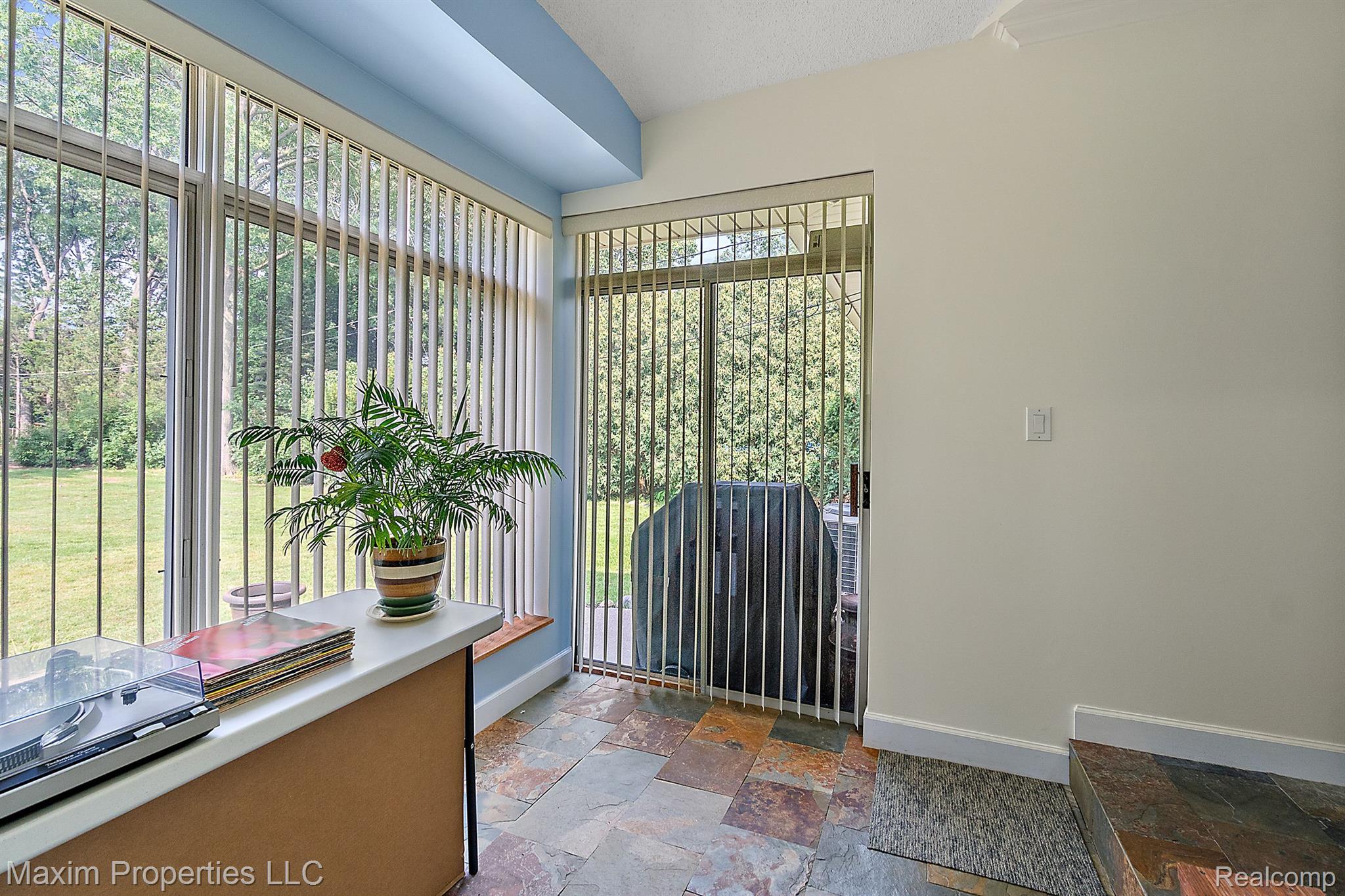 36060 OAKWOOD Lane