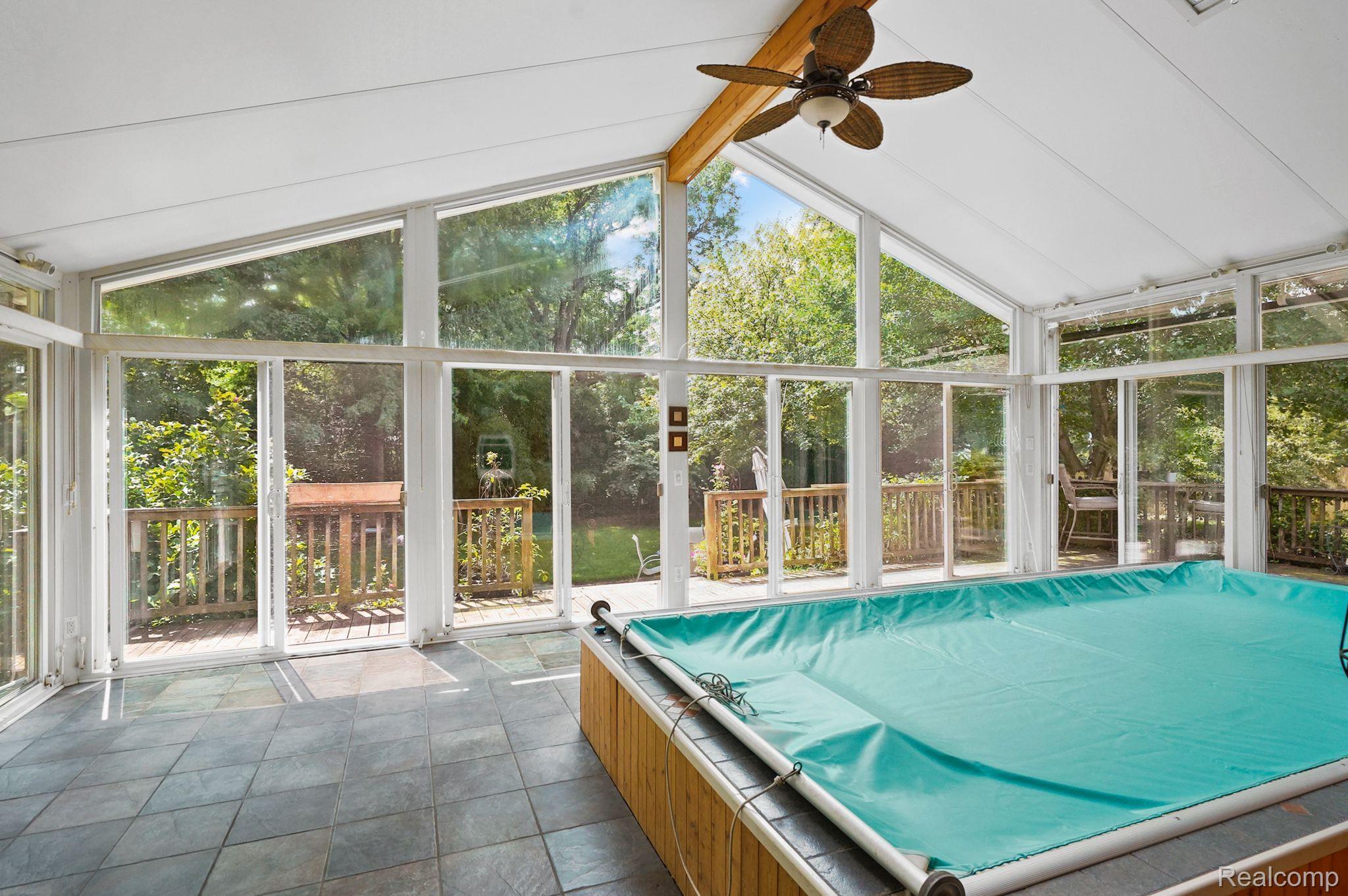 2726 E LONG LAKE Road