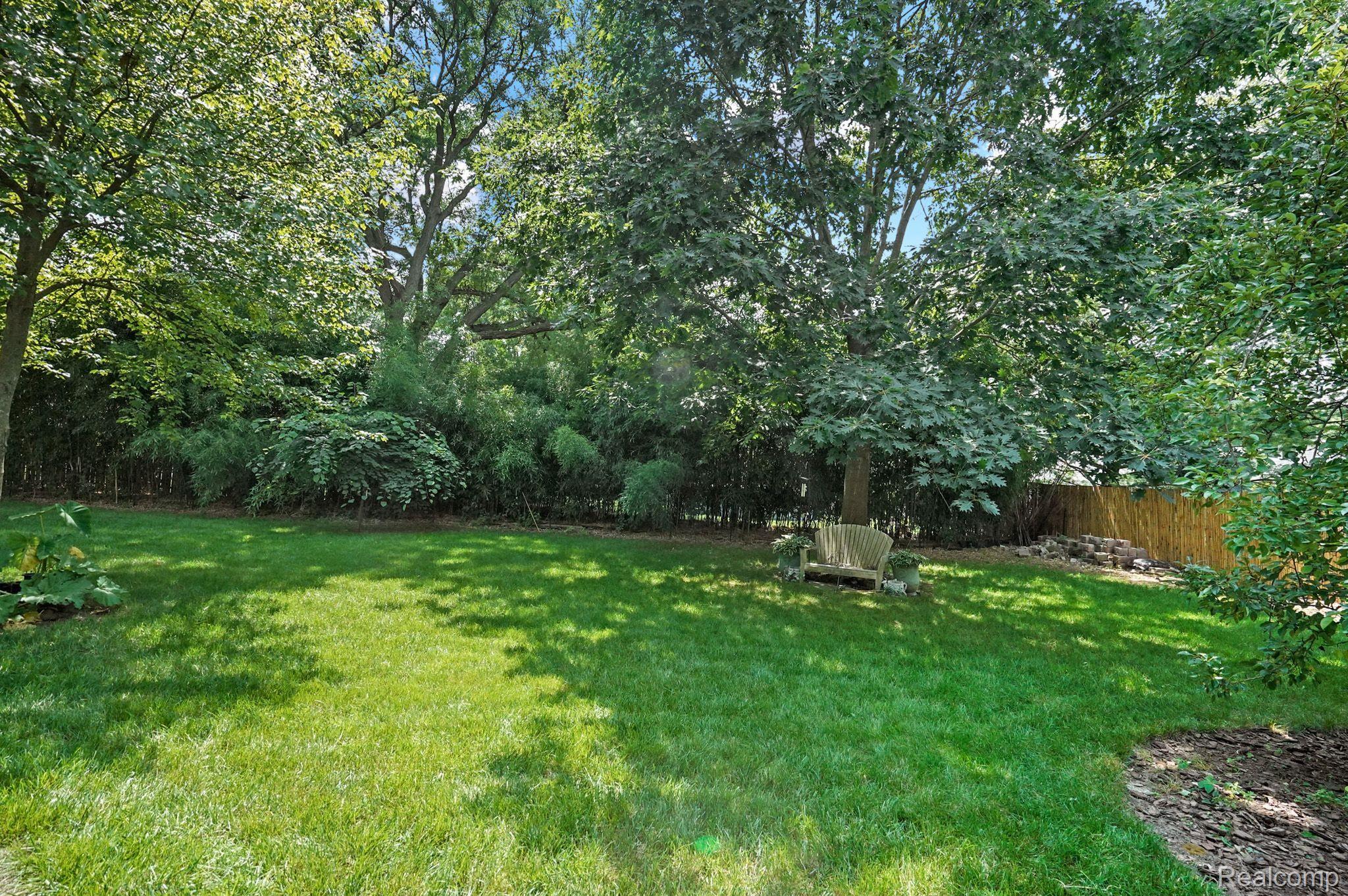 2726 E LONG LAKE Road