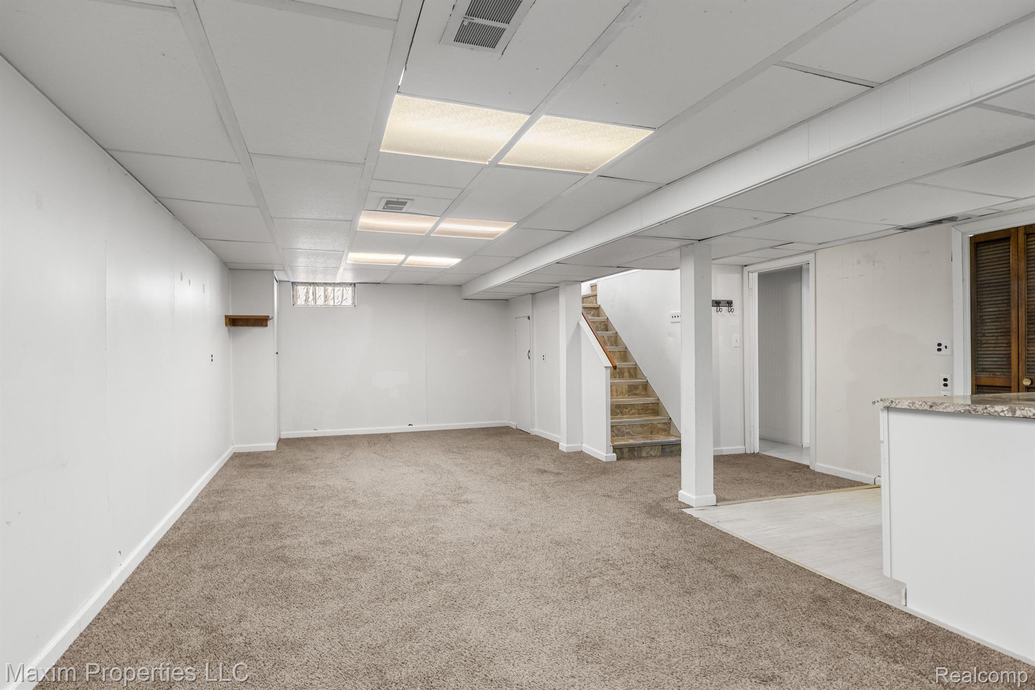 3325 LINDEN Street