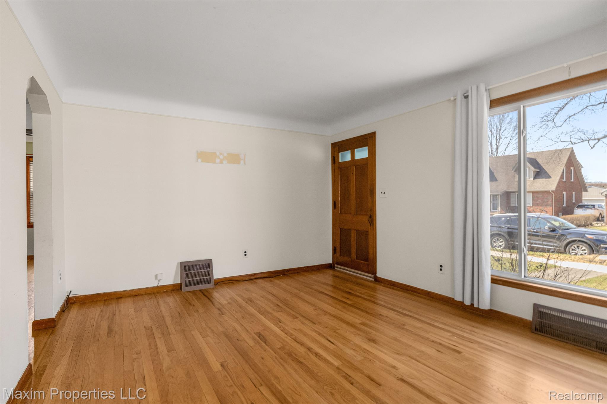 3325 LINDEN Street