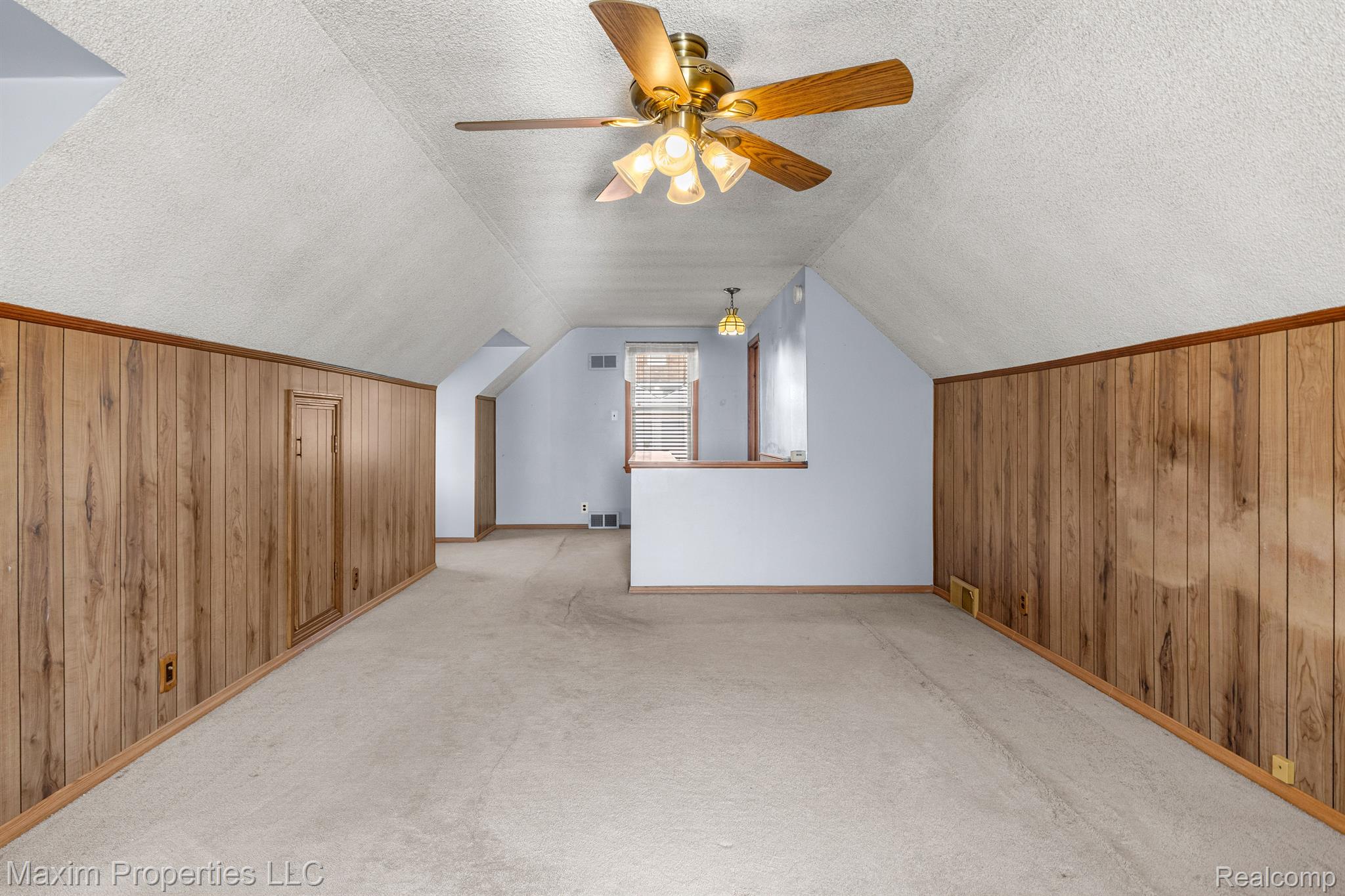 3325 LINDEN Street