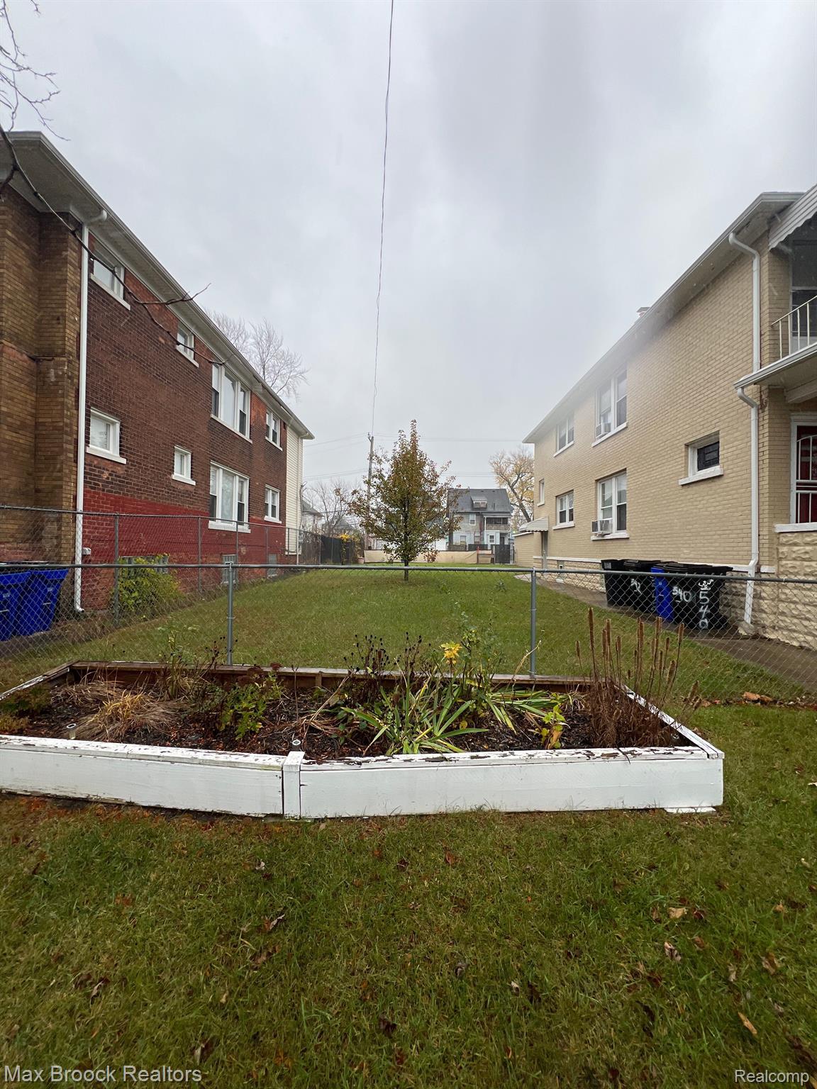 540-542 HOLBROOK Street