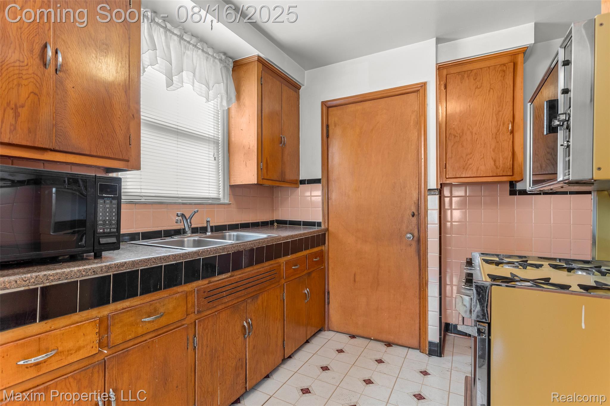 3939 Charles Street