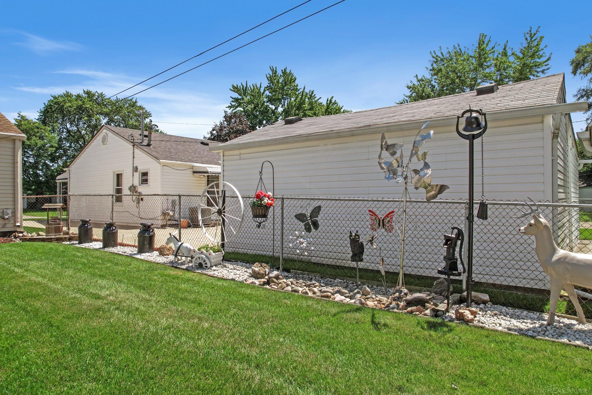 25131 ROSENBUSCH Street