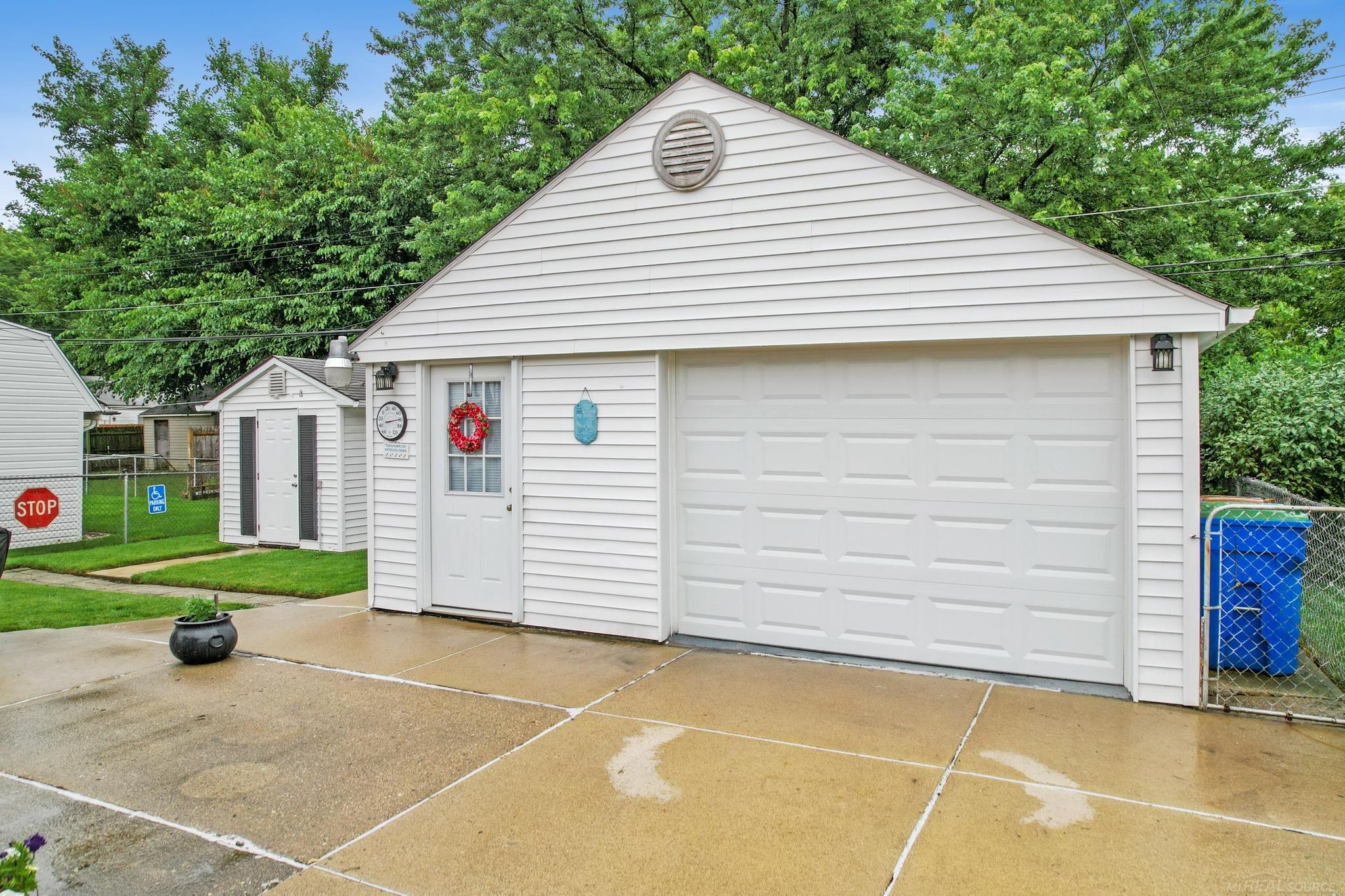 25131 ROSENBUSCH Street