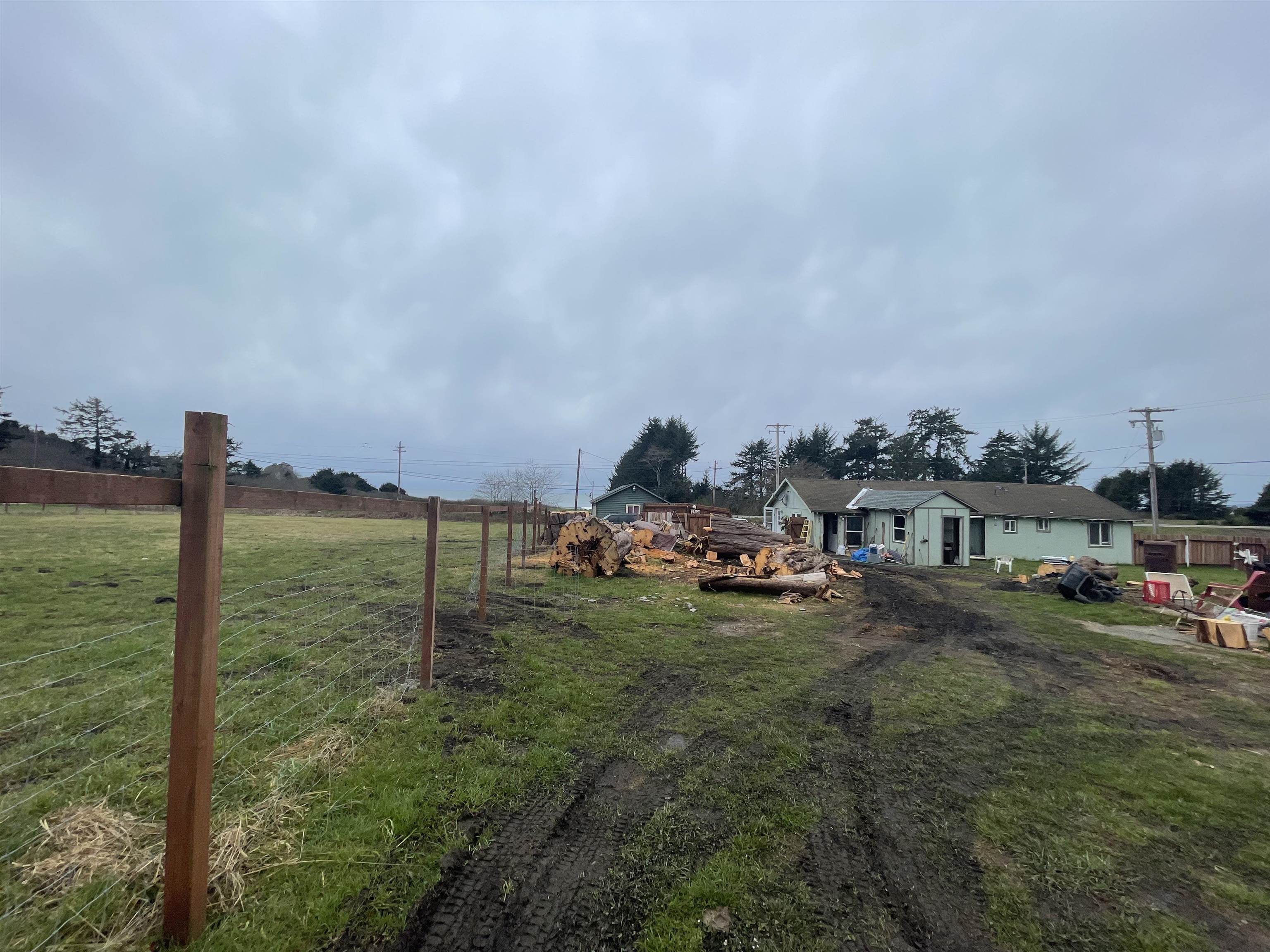 13815 US Highway 101 N