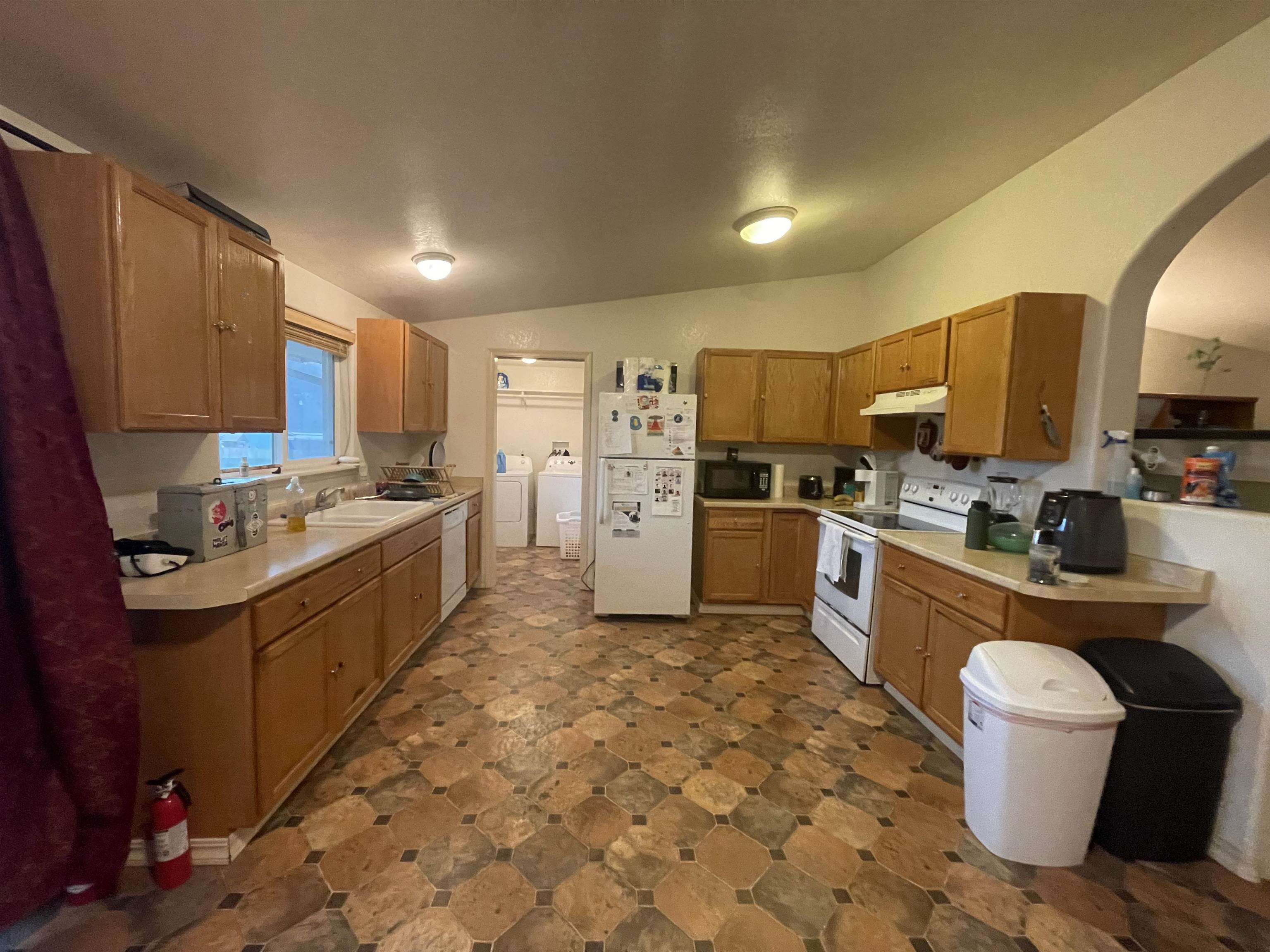 2437 Griffin Avenue