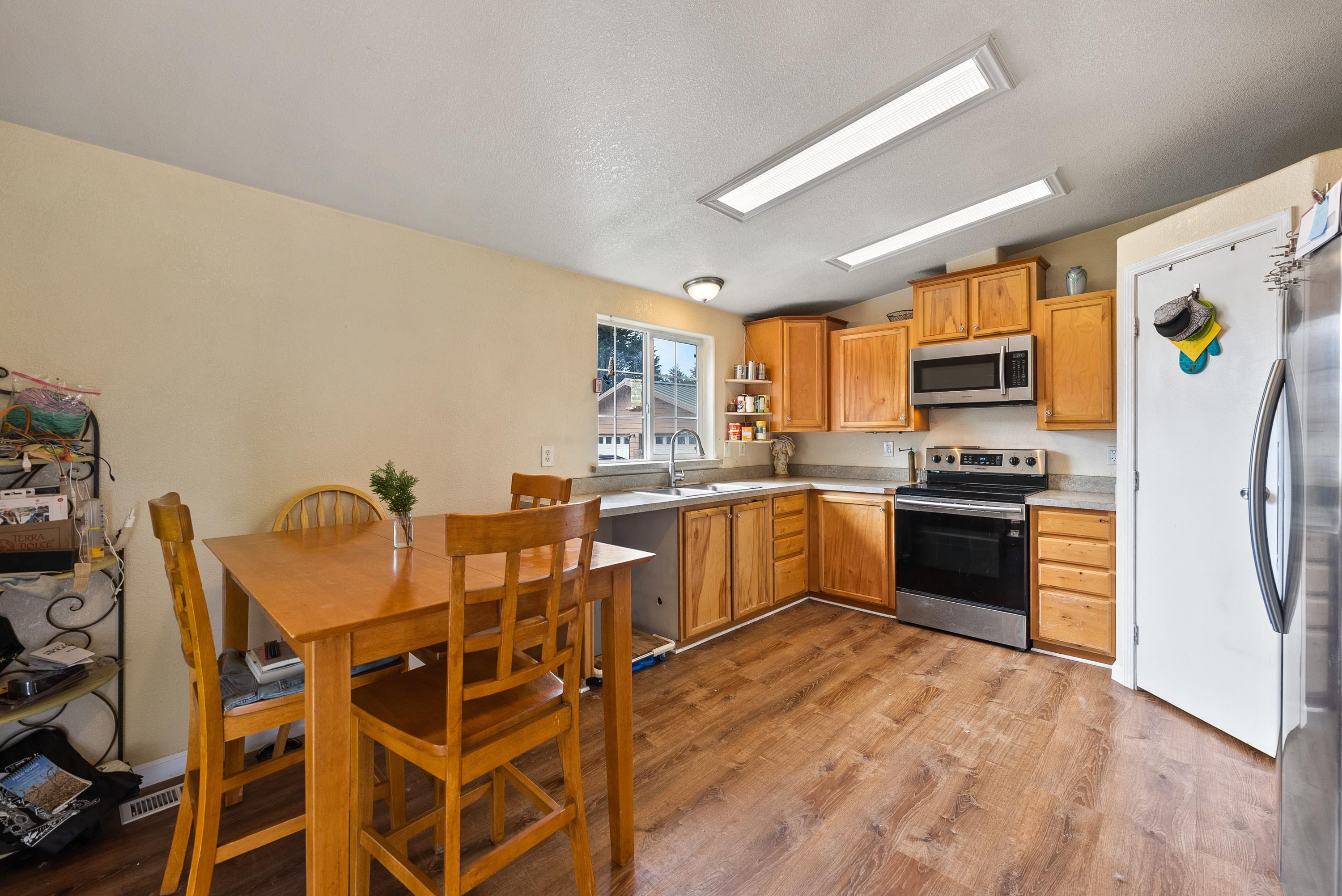 1500 Moorehead