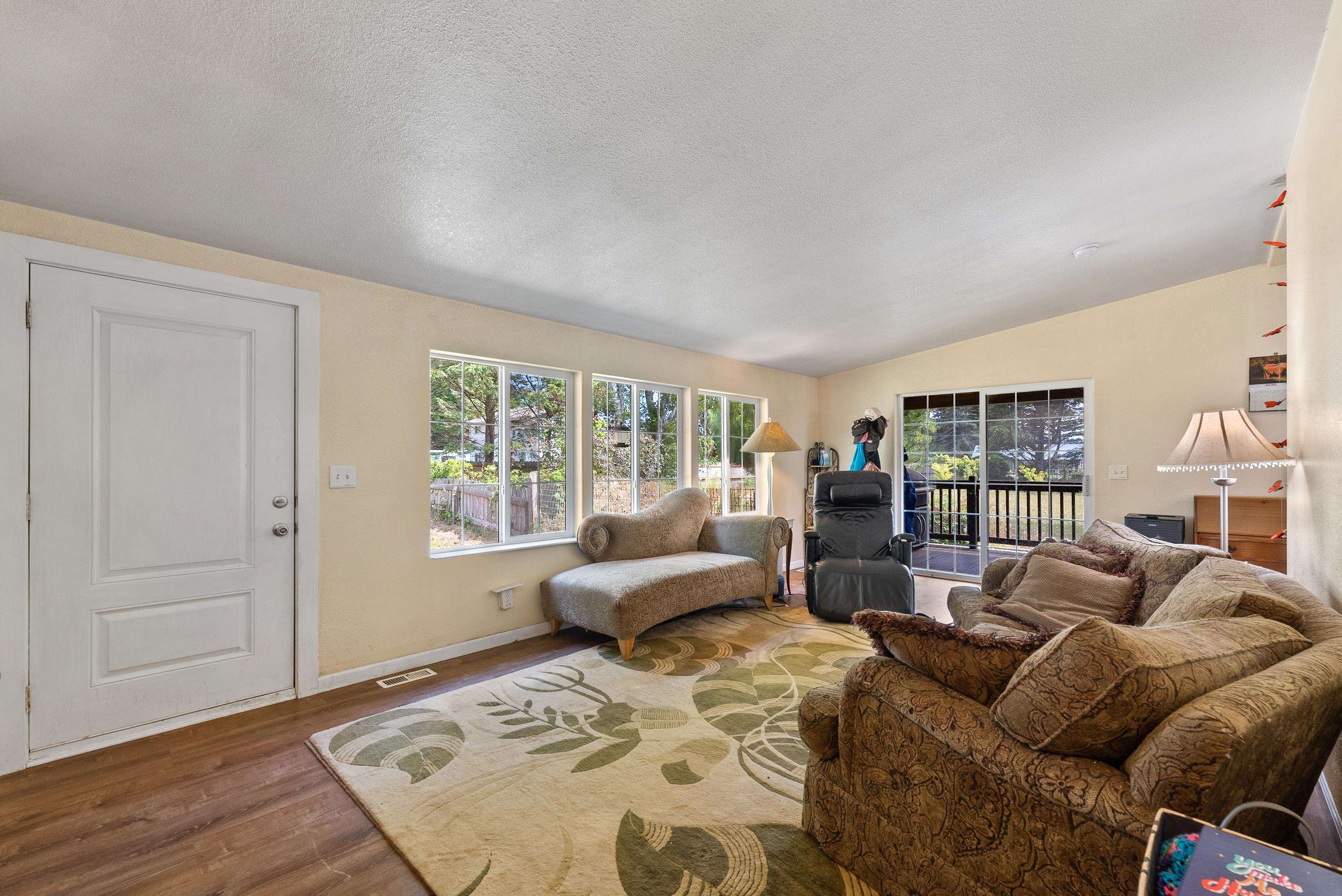 1500 Moorehead