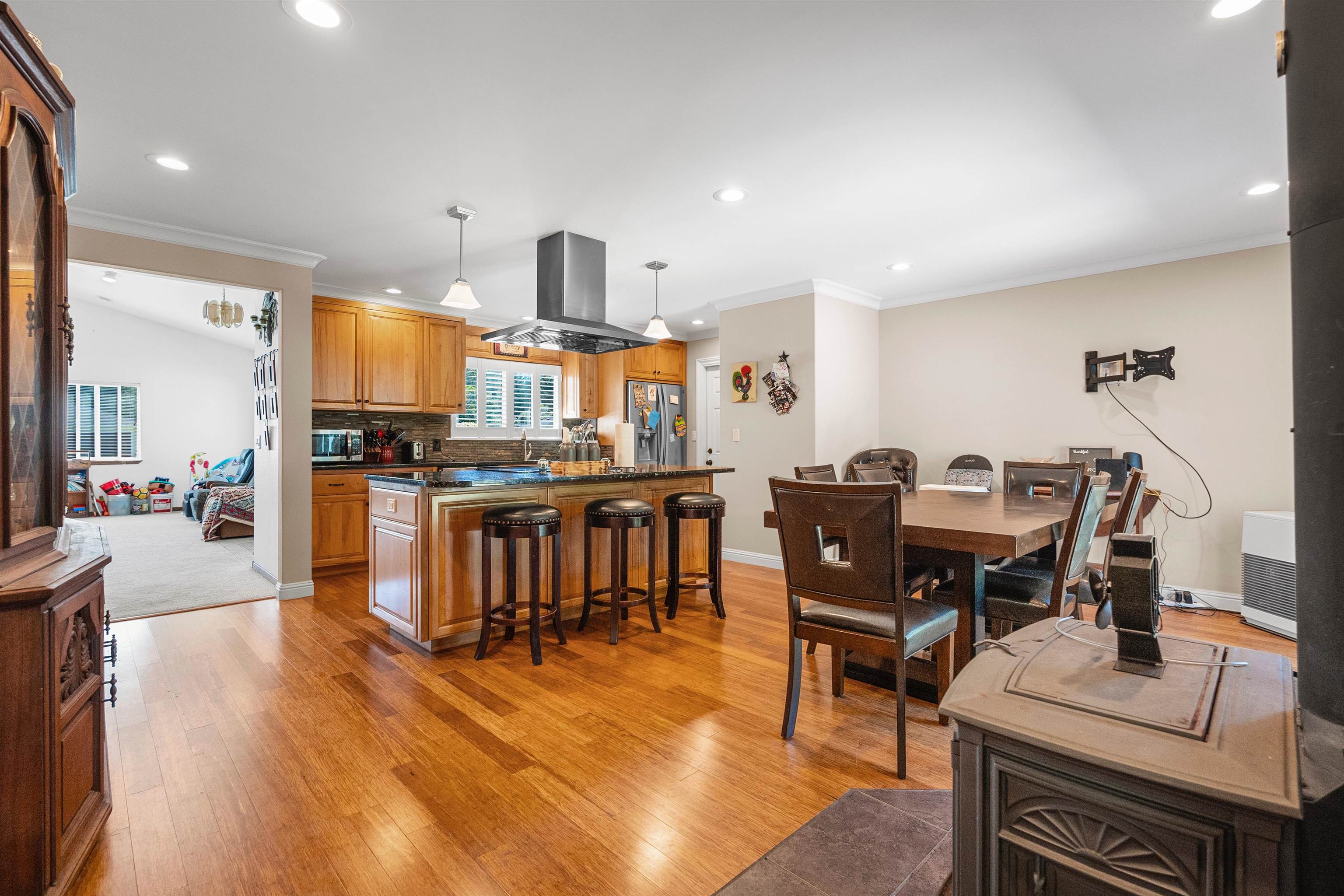 470 Vipond Drive