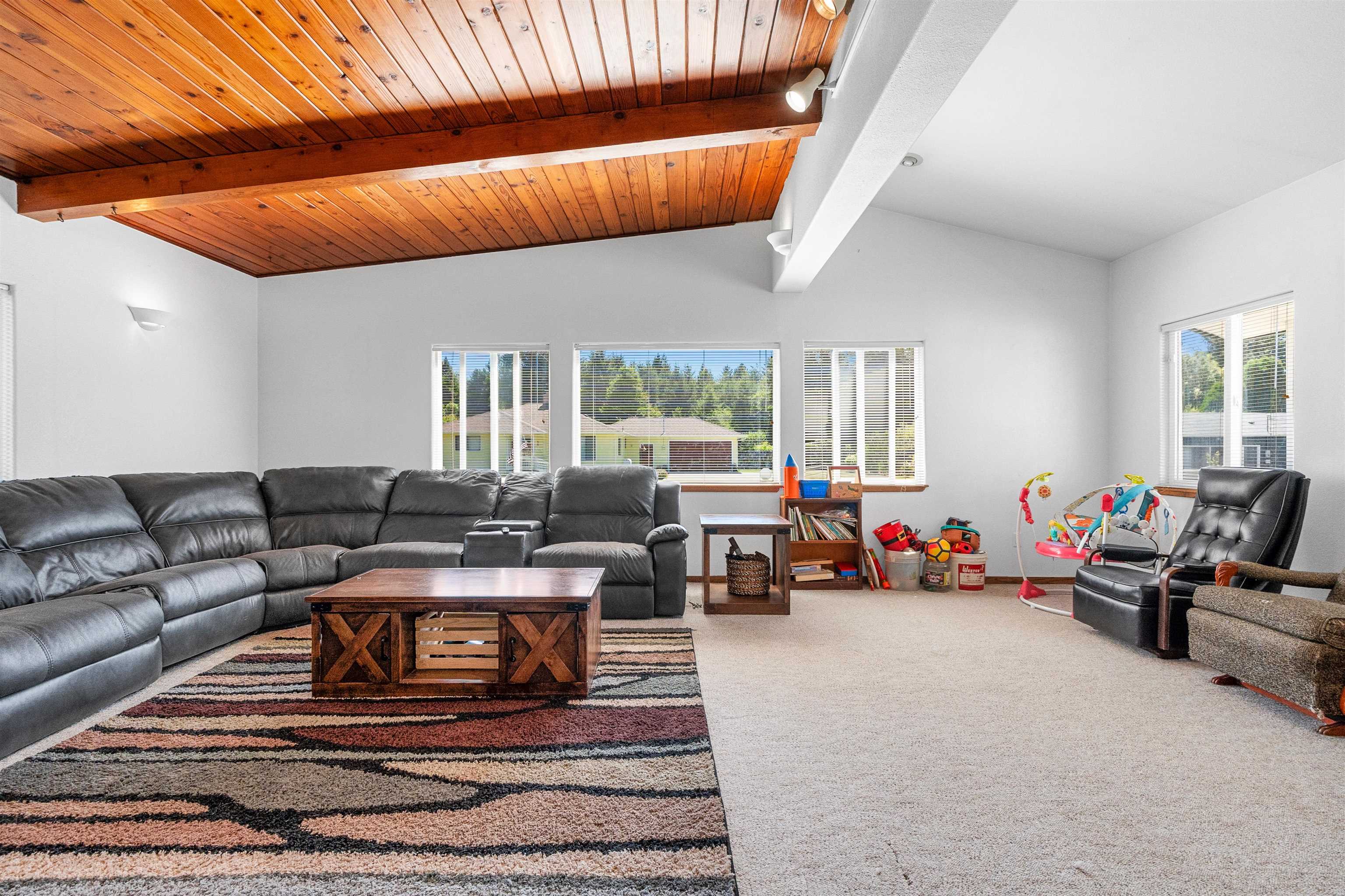 470 Vipond Drive