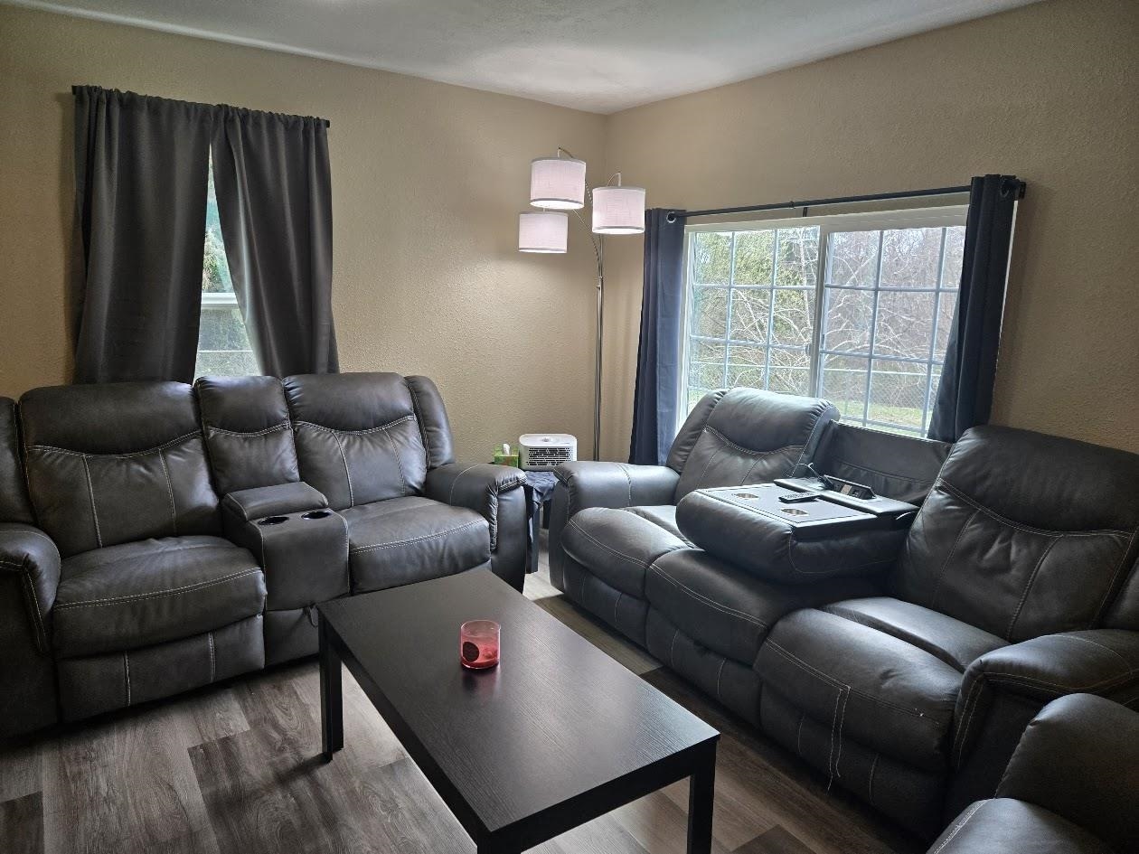 1707 Riverside 1707 Riverside St