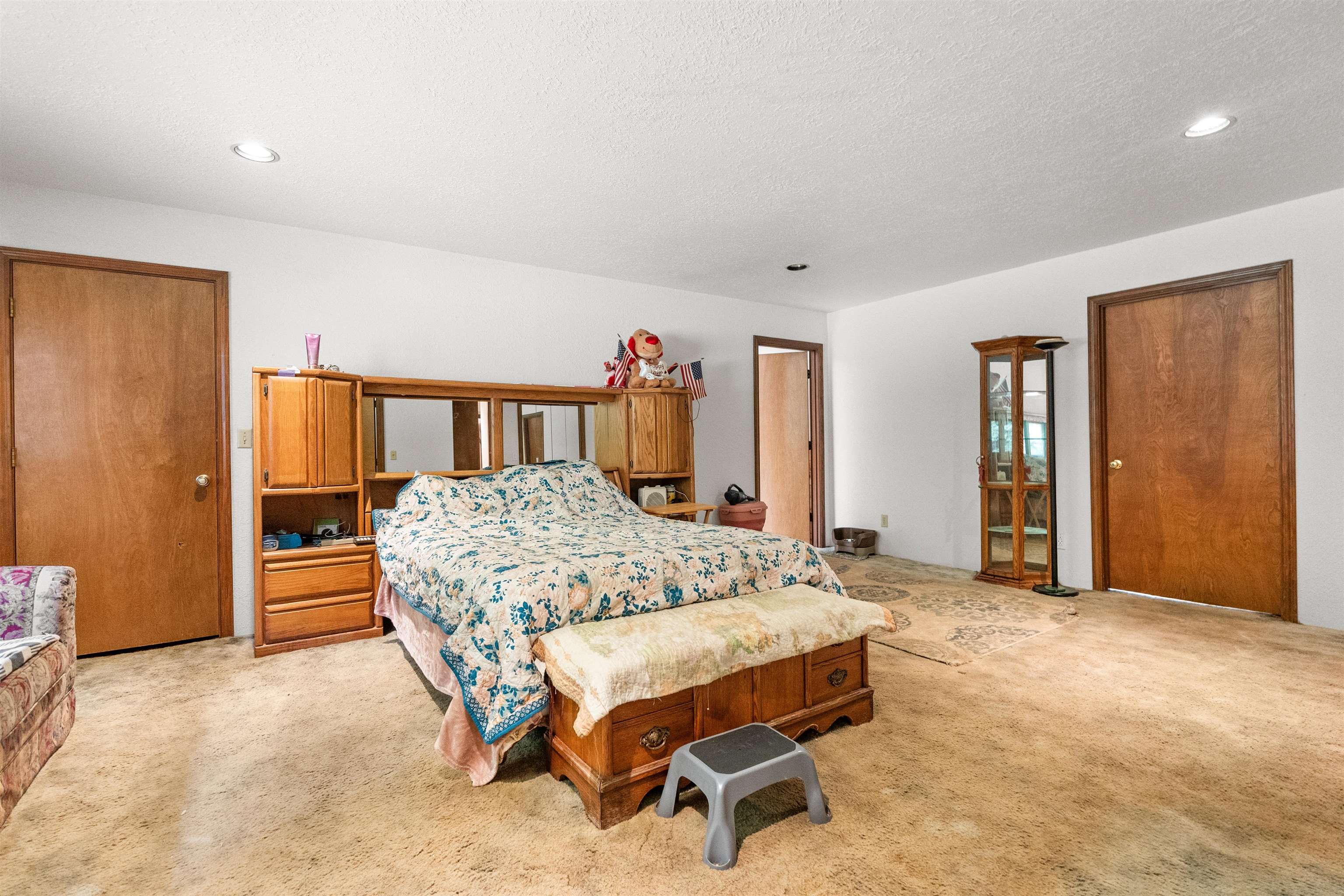 1155 Malaney Drive