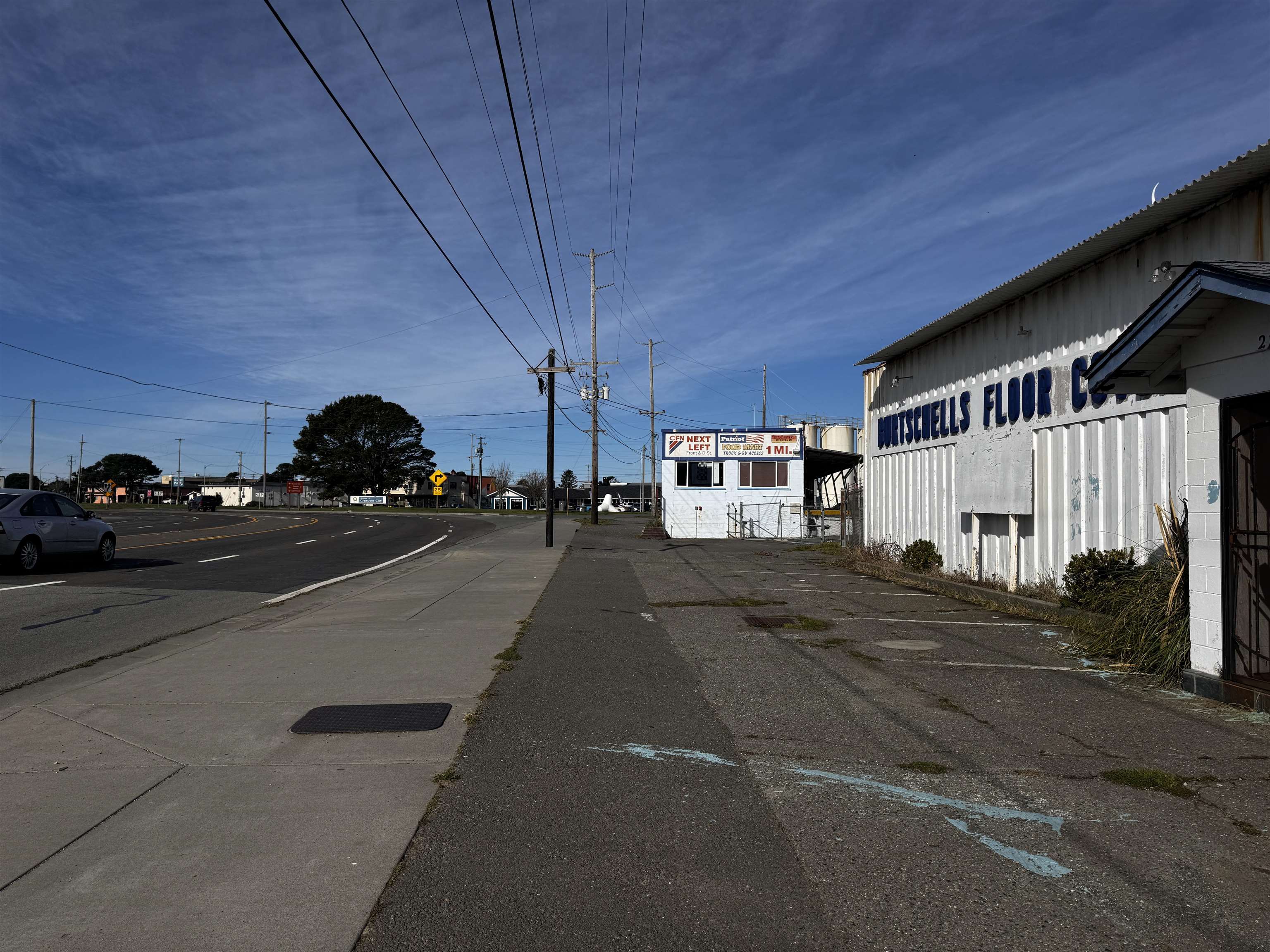 275 S US Highway 101