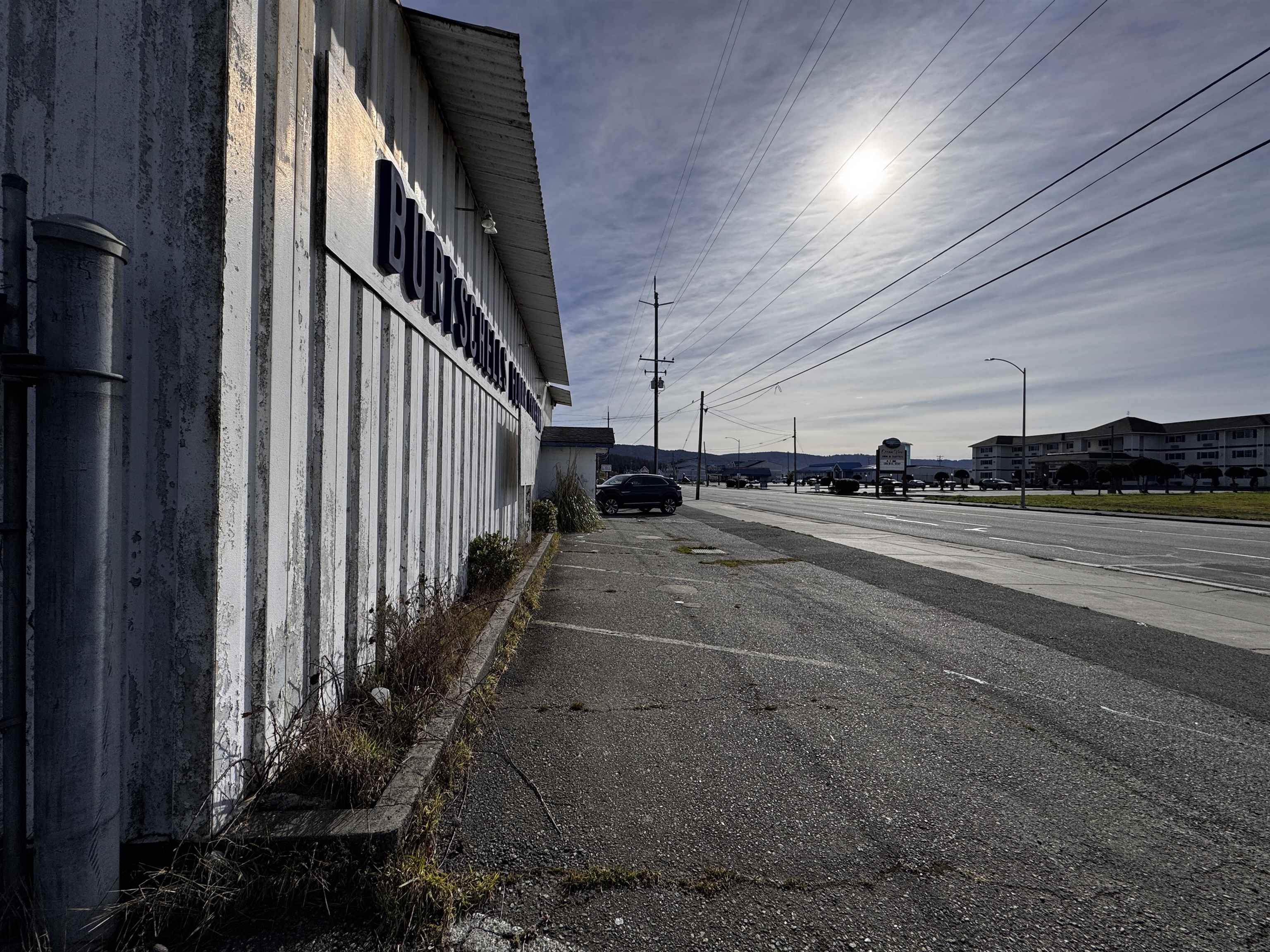 275 S US Highway 101