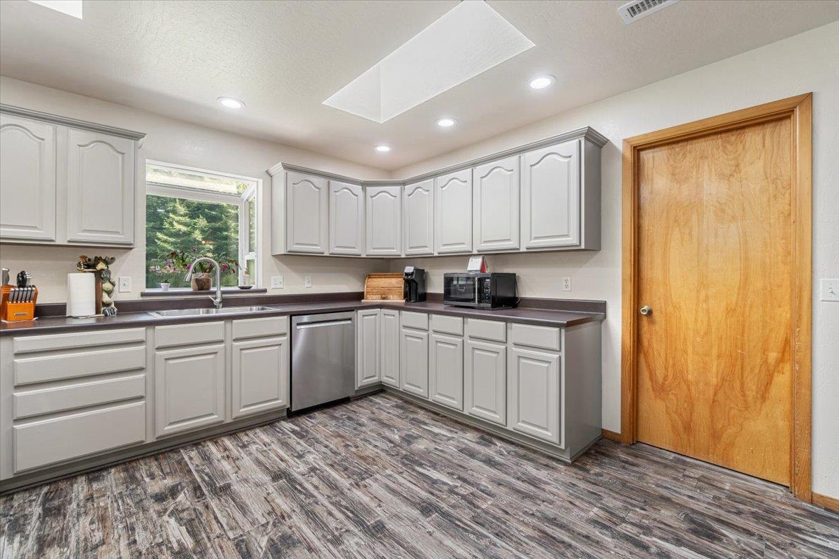 650 Parkview Drive