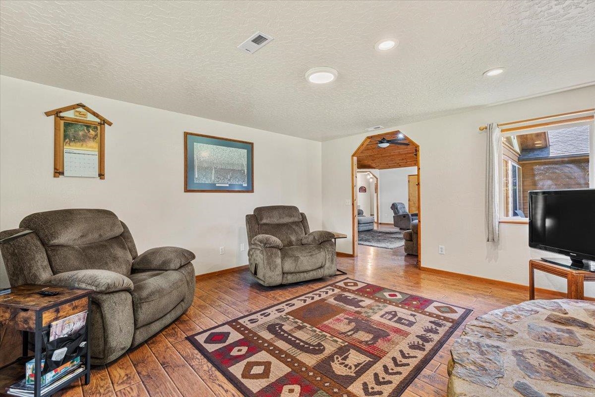 650 Parkview Drive