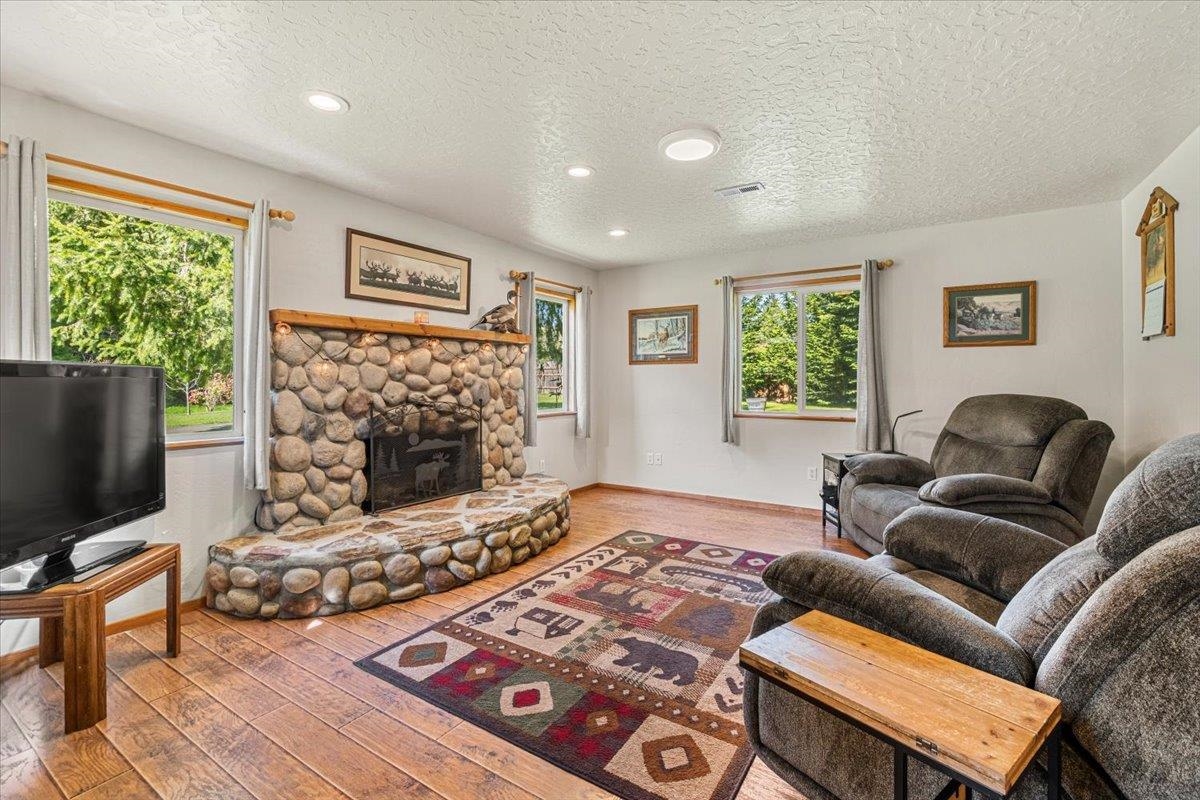 650 Parkview Drive