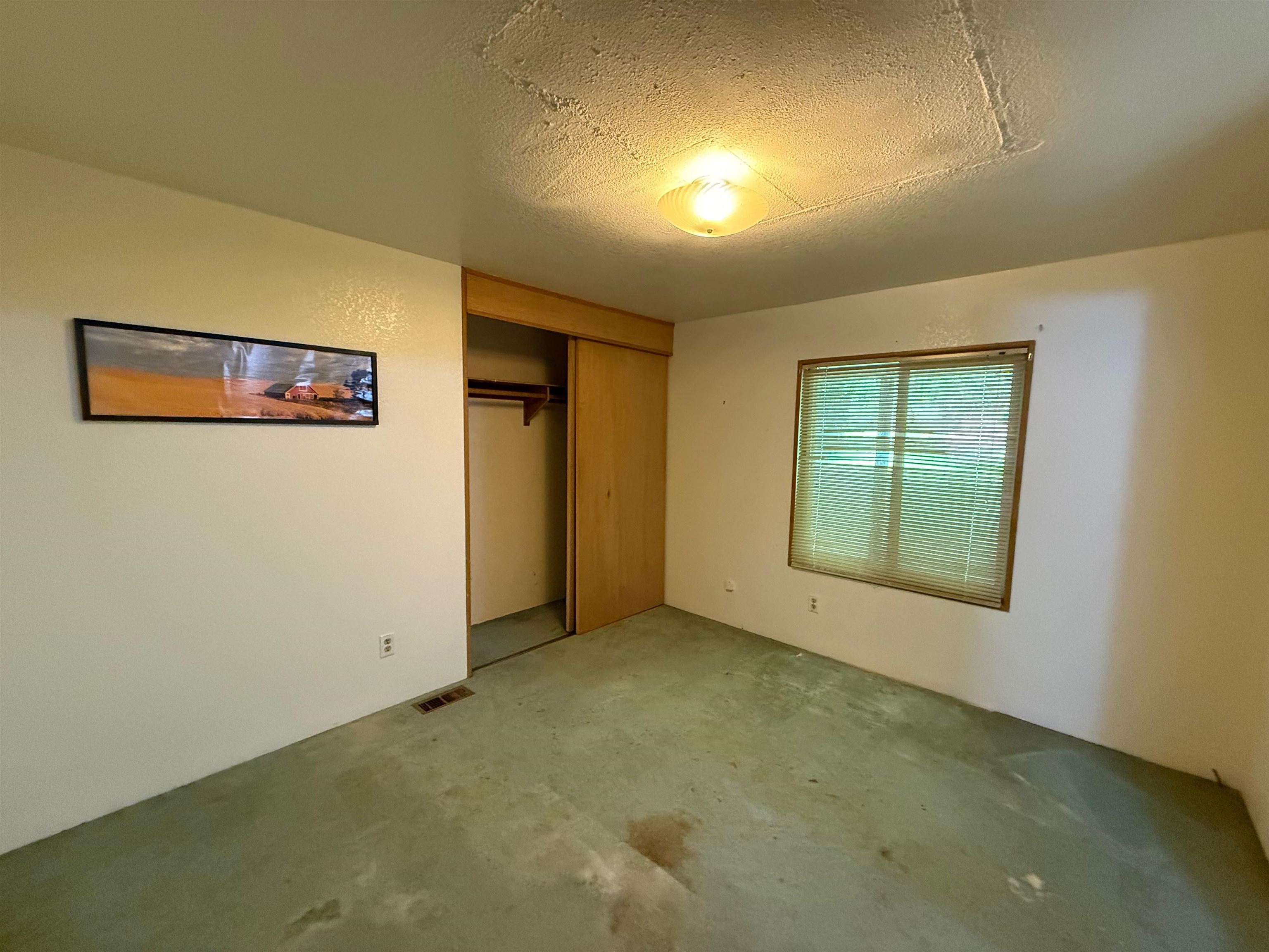140 Hilltop Manor
