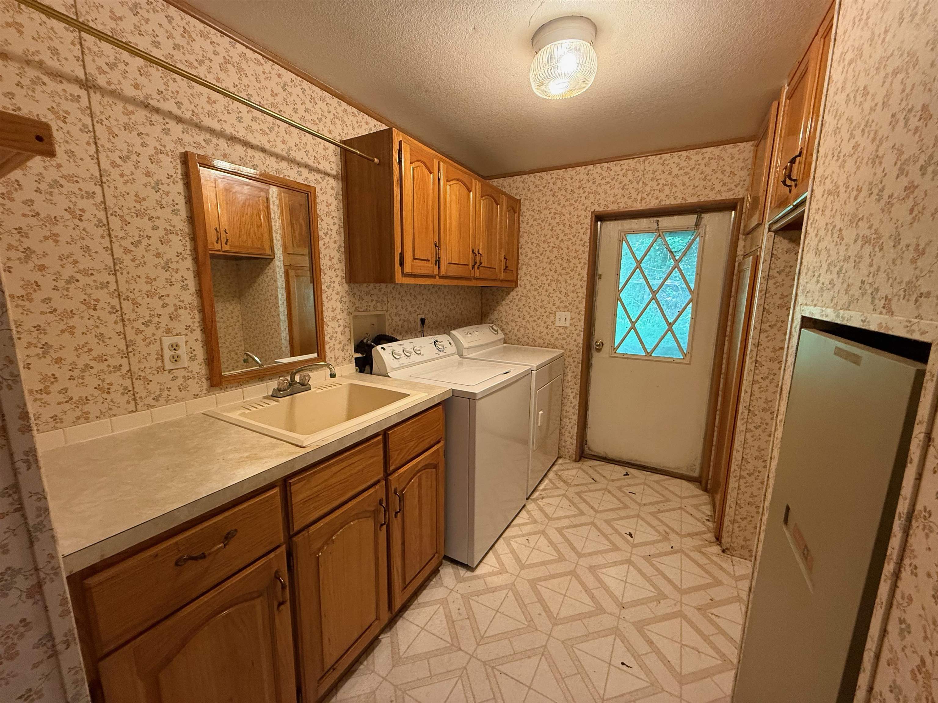 140 Hilltop Manor