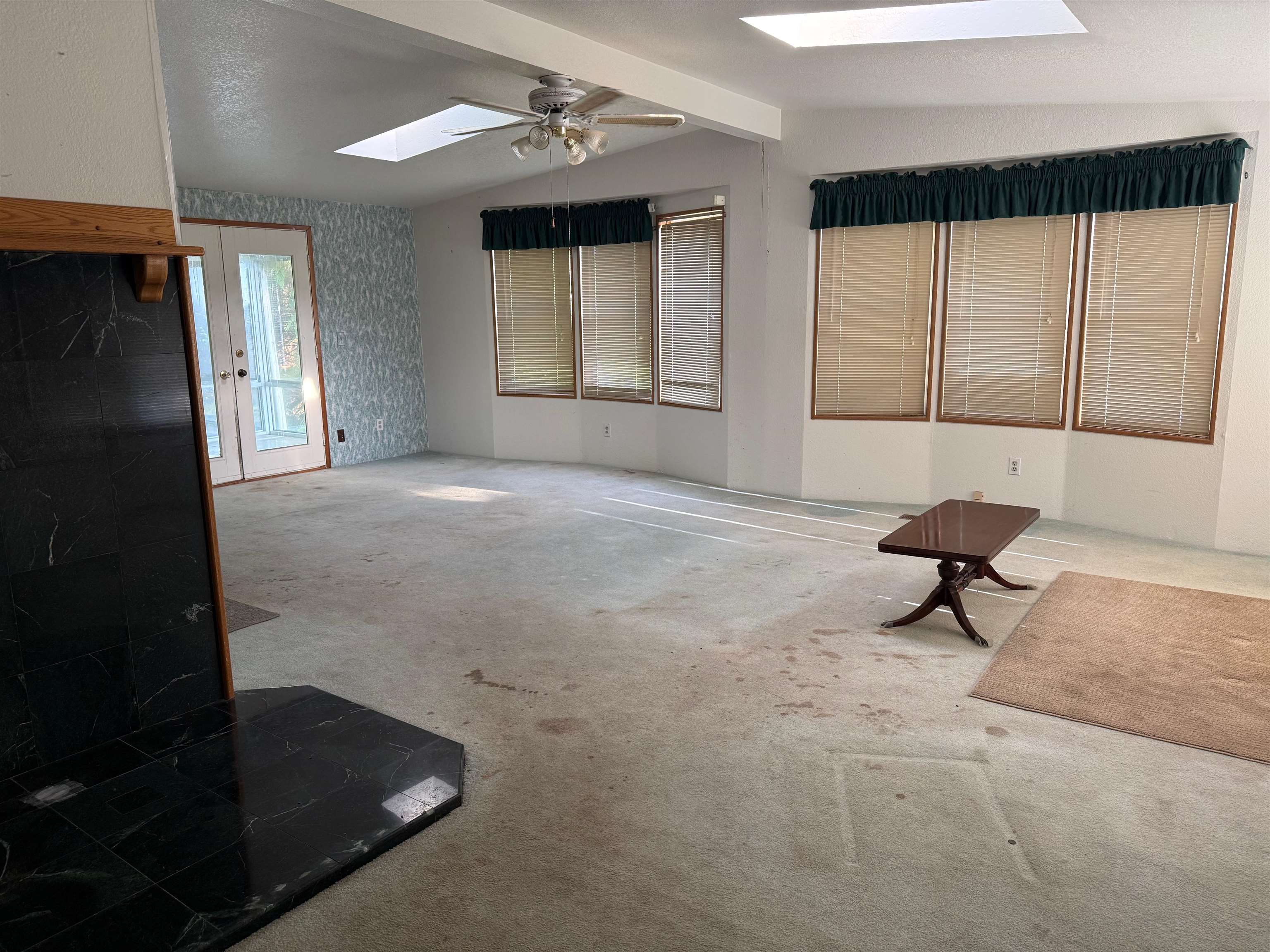 140 Hilltop Manor
