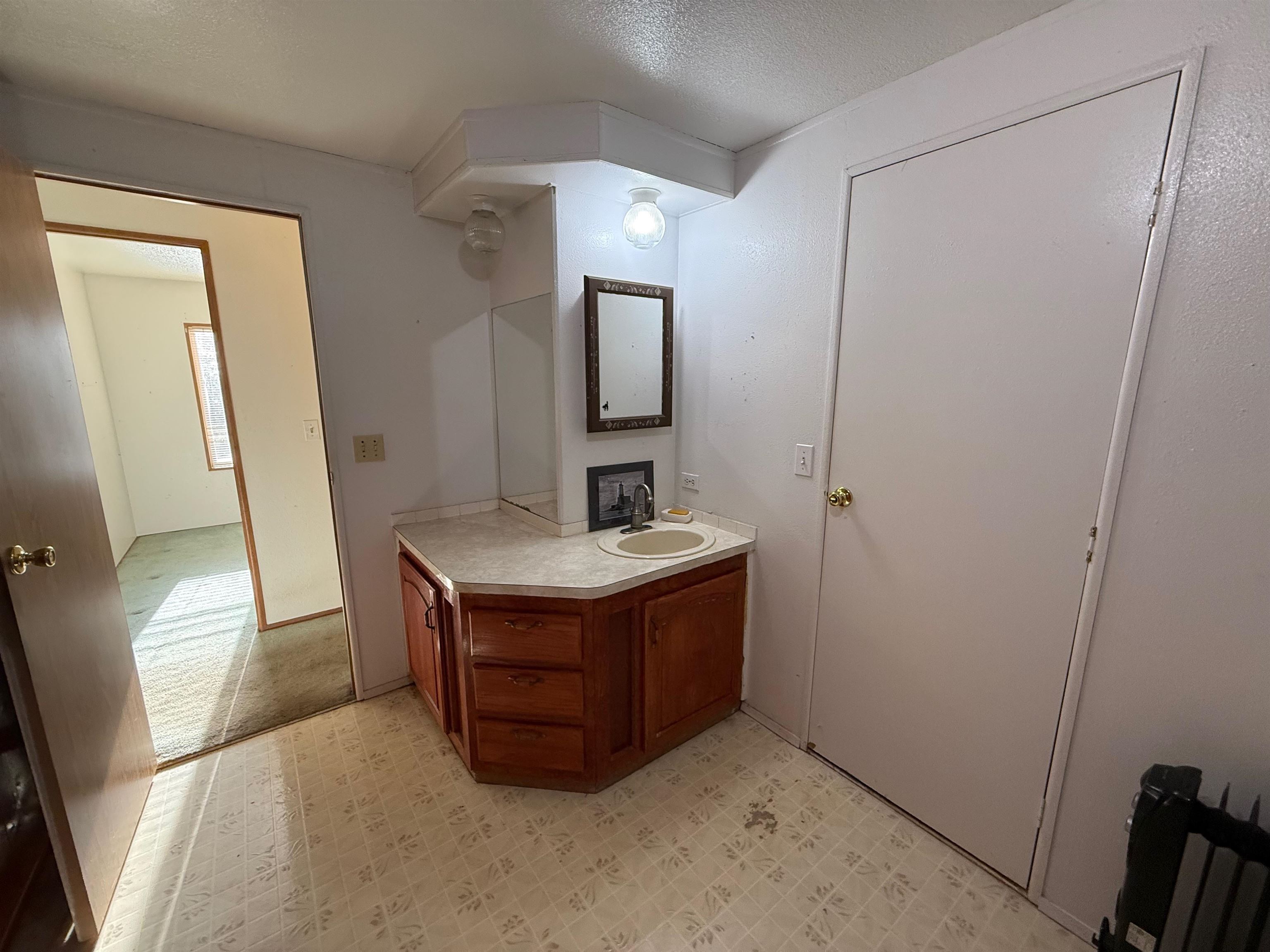 140 Hilltop Manor