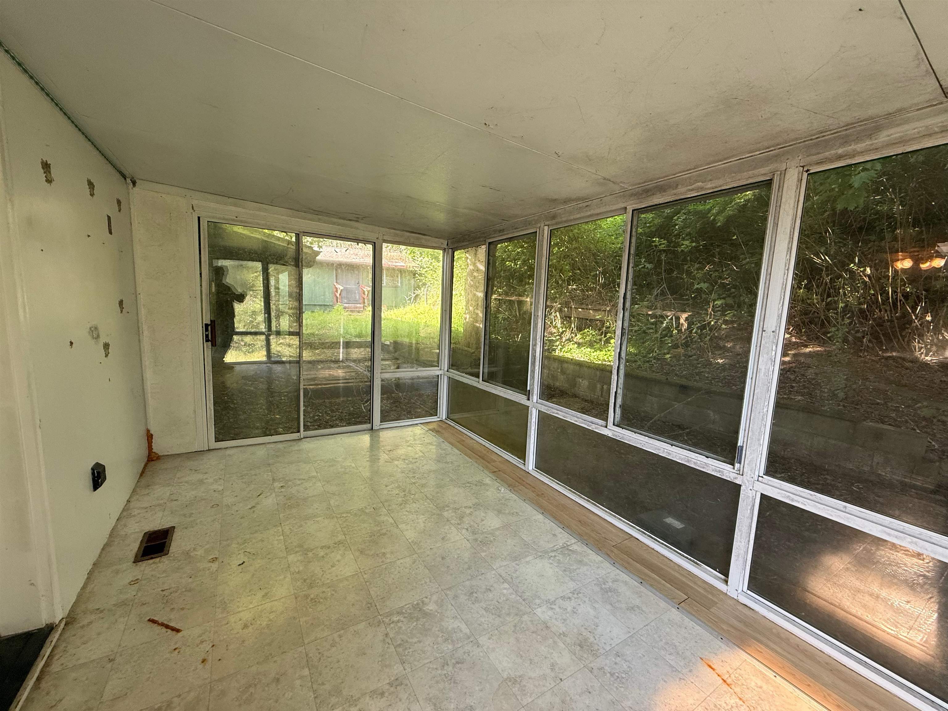 140 Hilltop Manor
