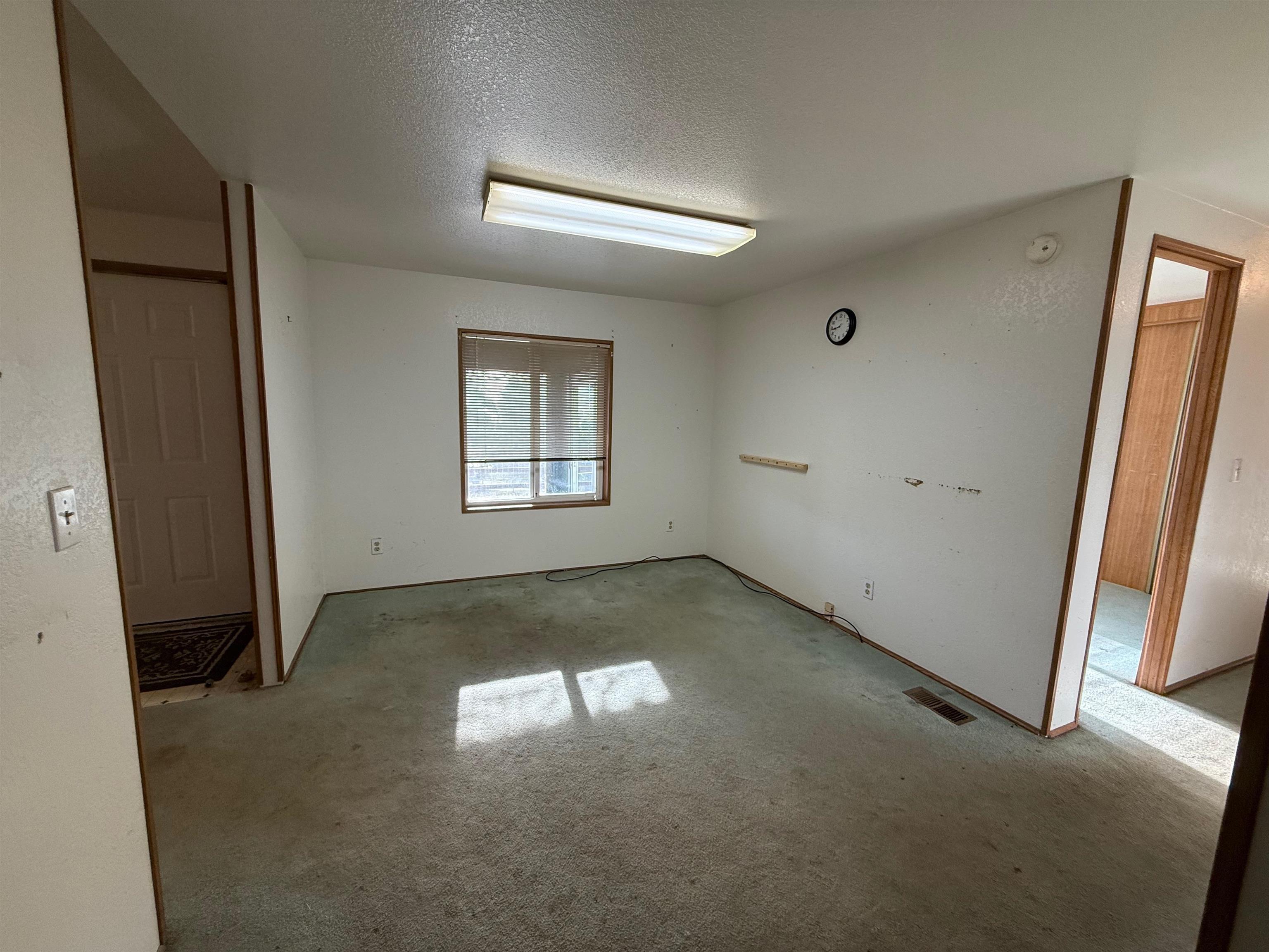 140 Hilltop Manor