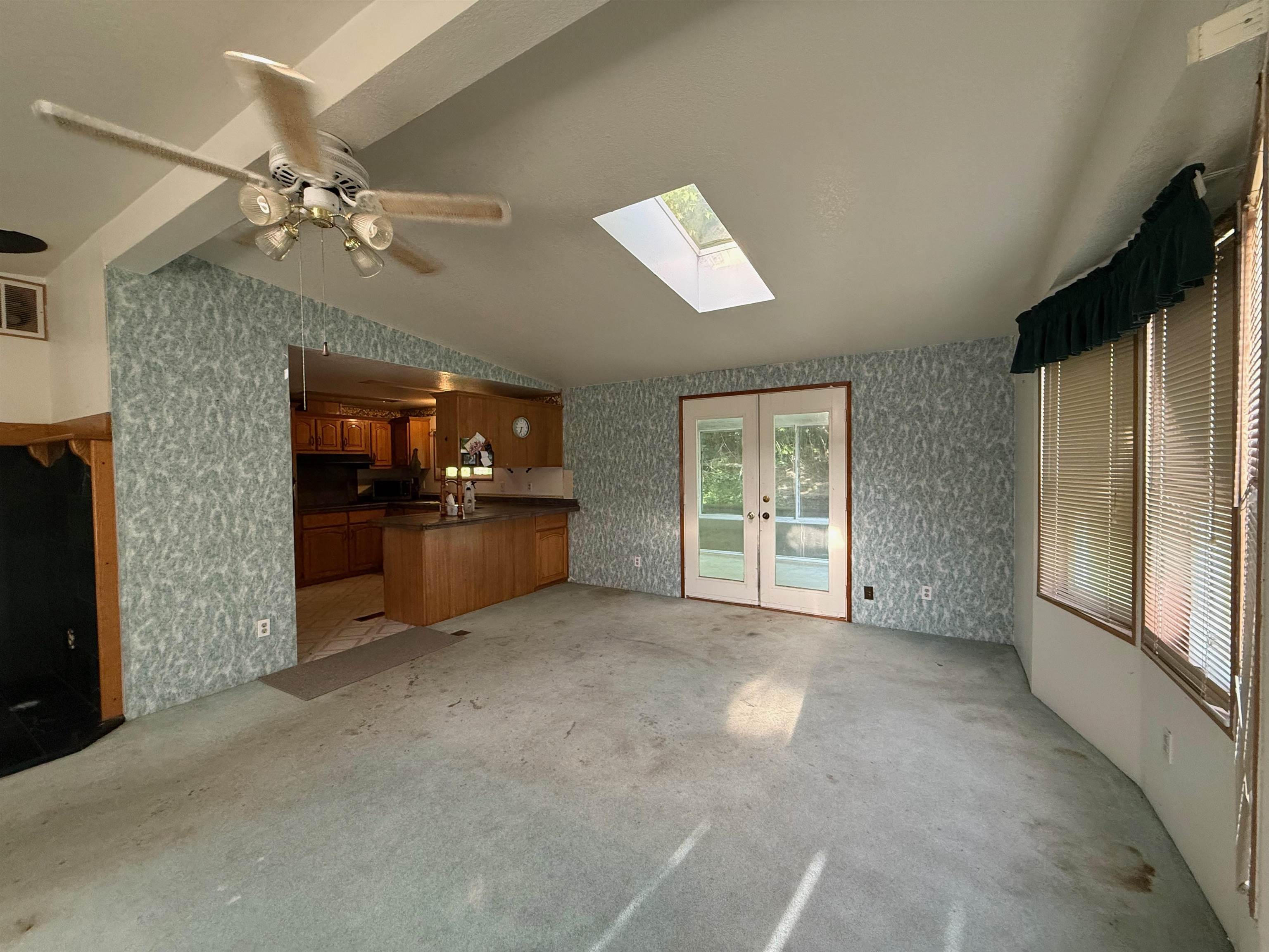 140 Hilltop Manor
