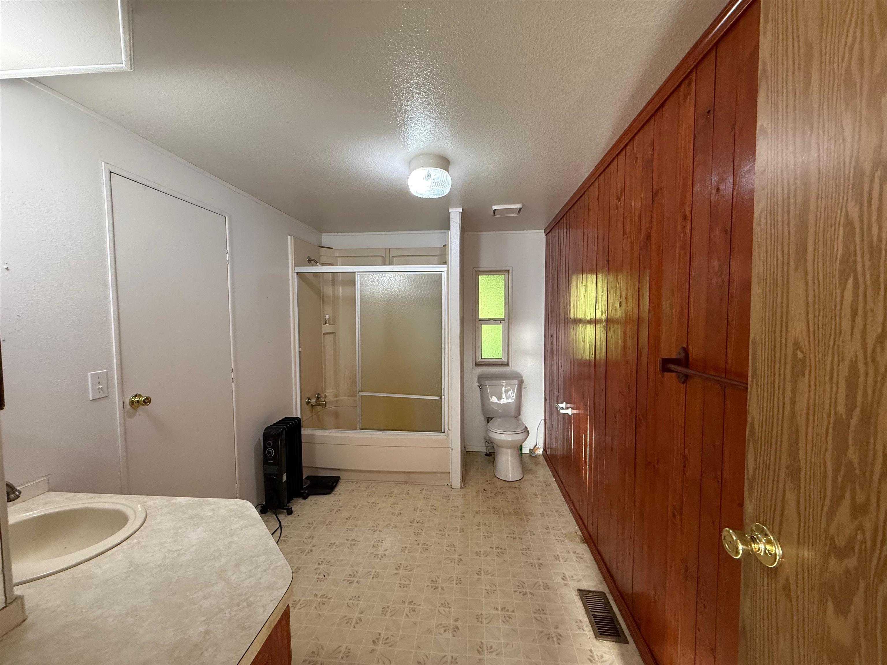 140 Hilltop Manor