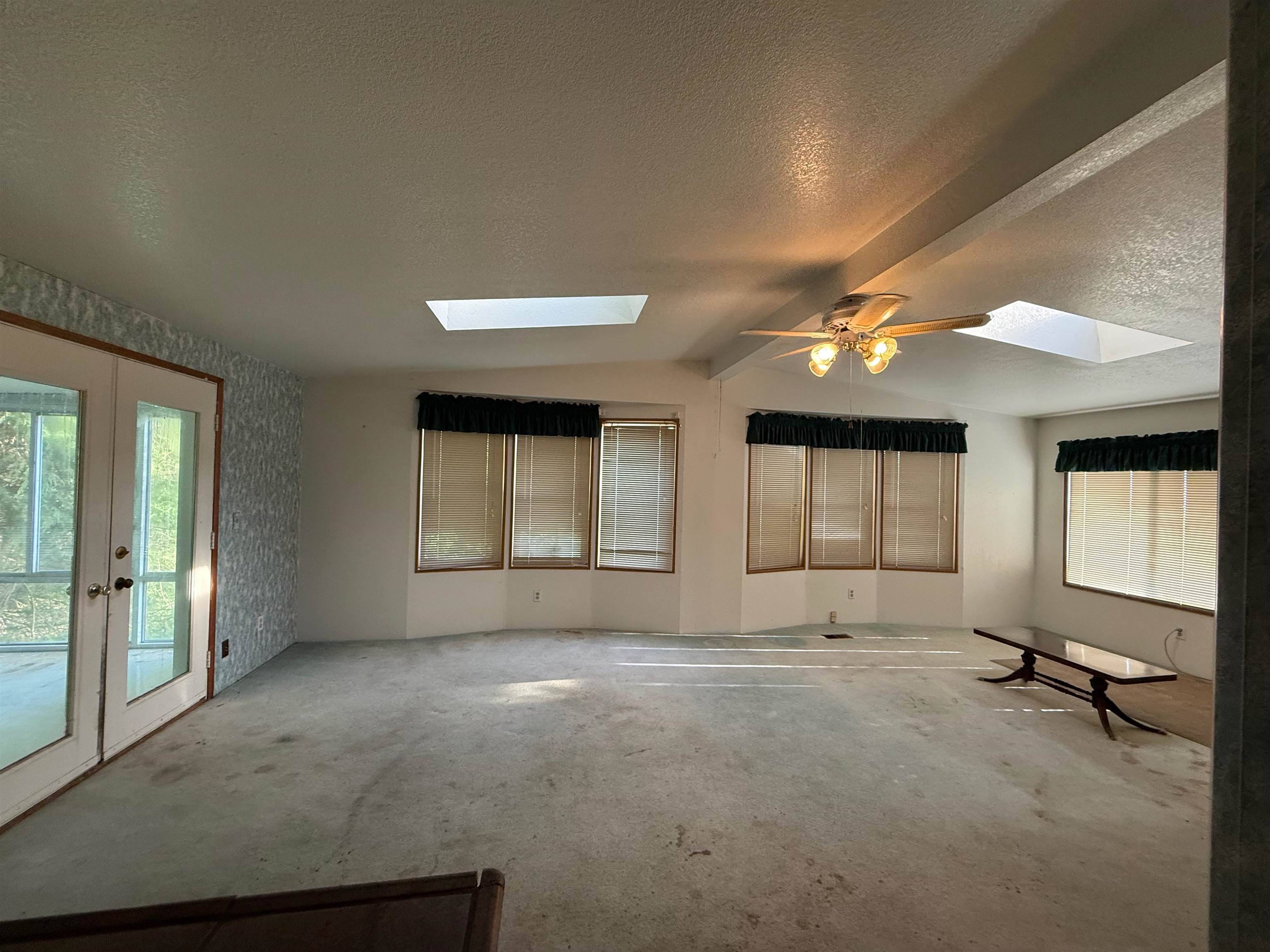 140 Hilltop Manor