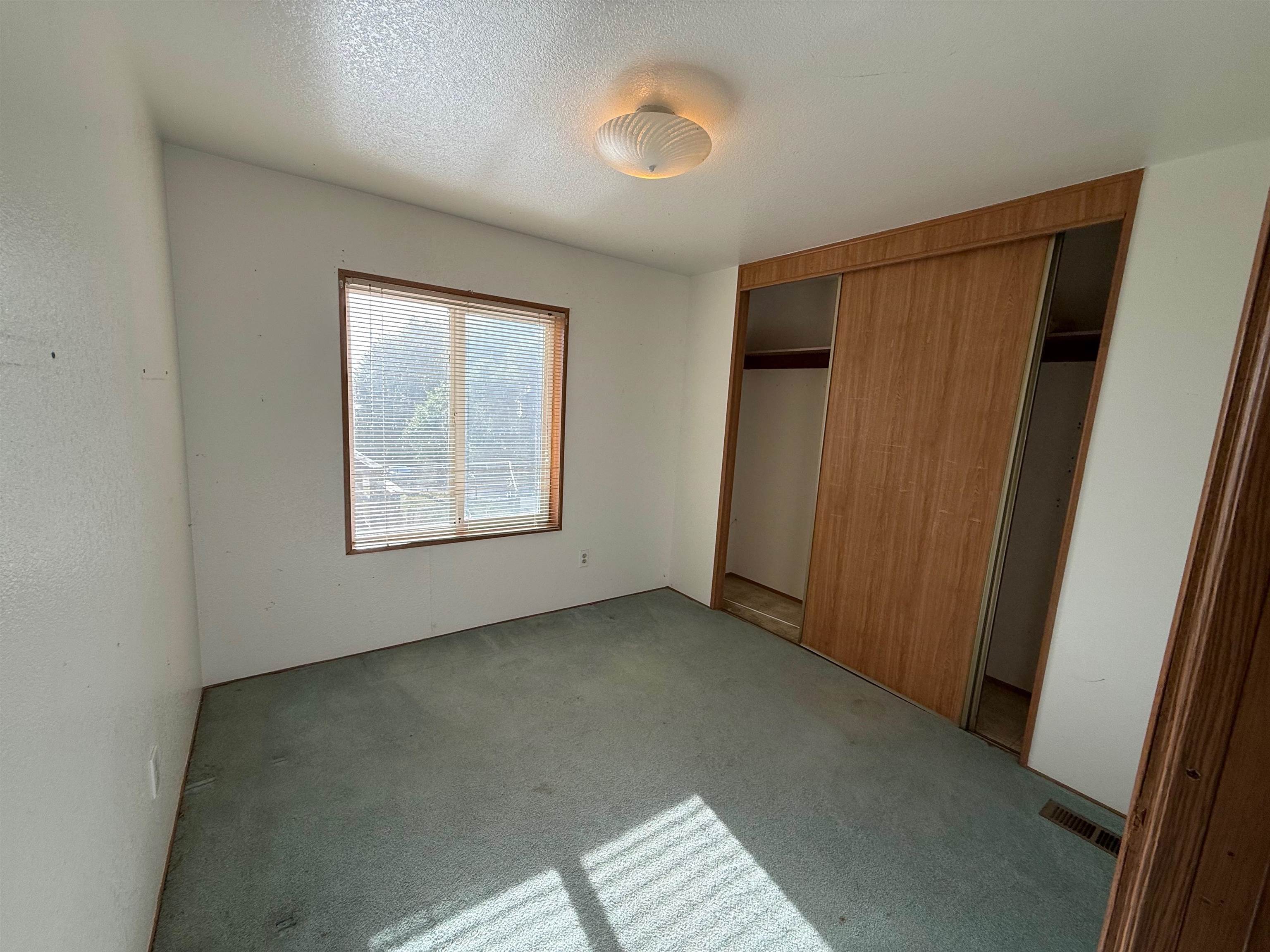 140 Hilltop Manor