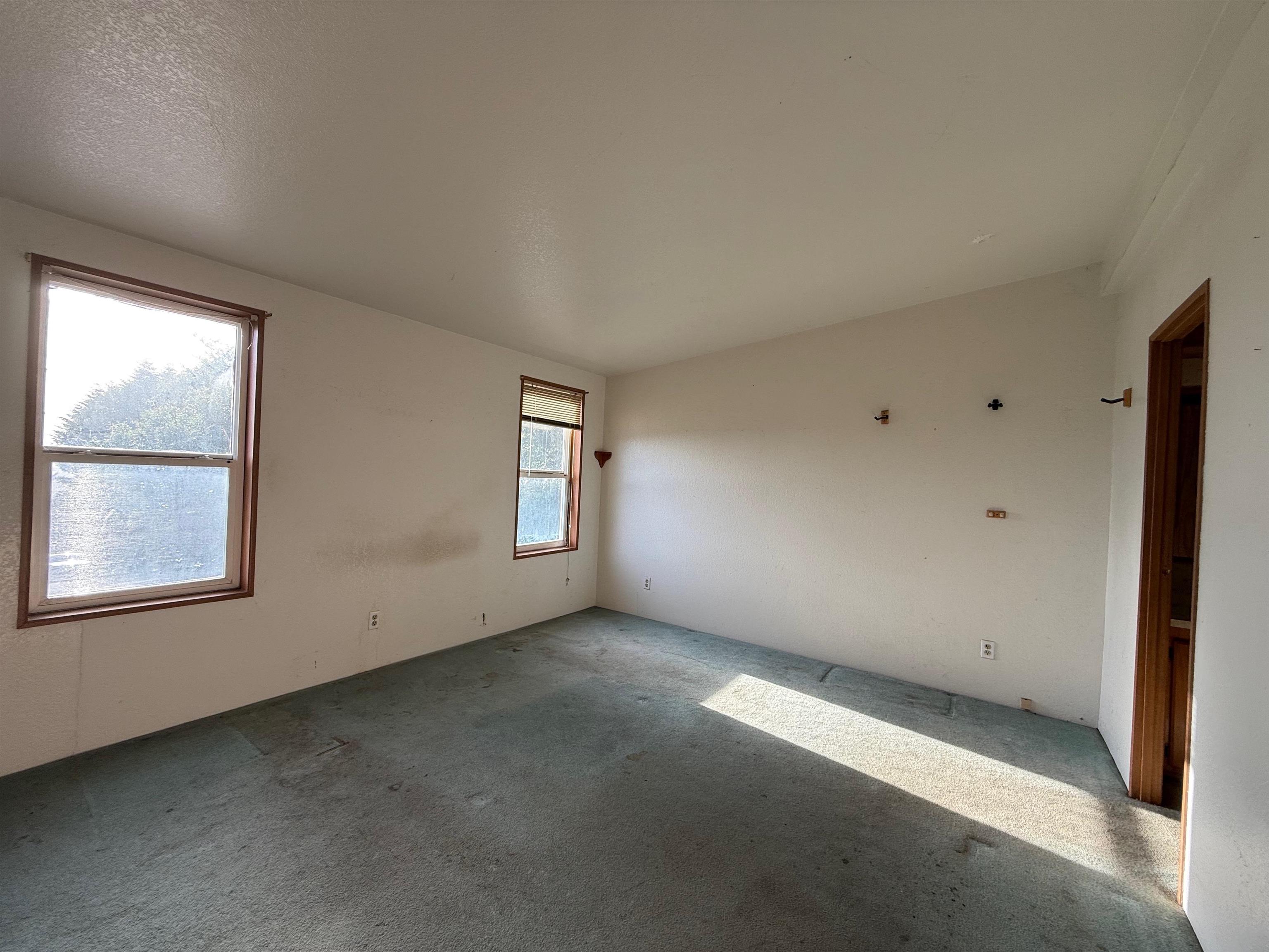 140 Hilltop Manor
