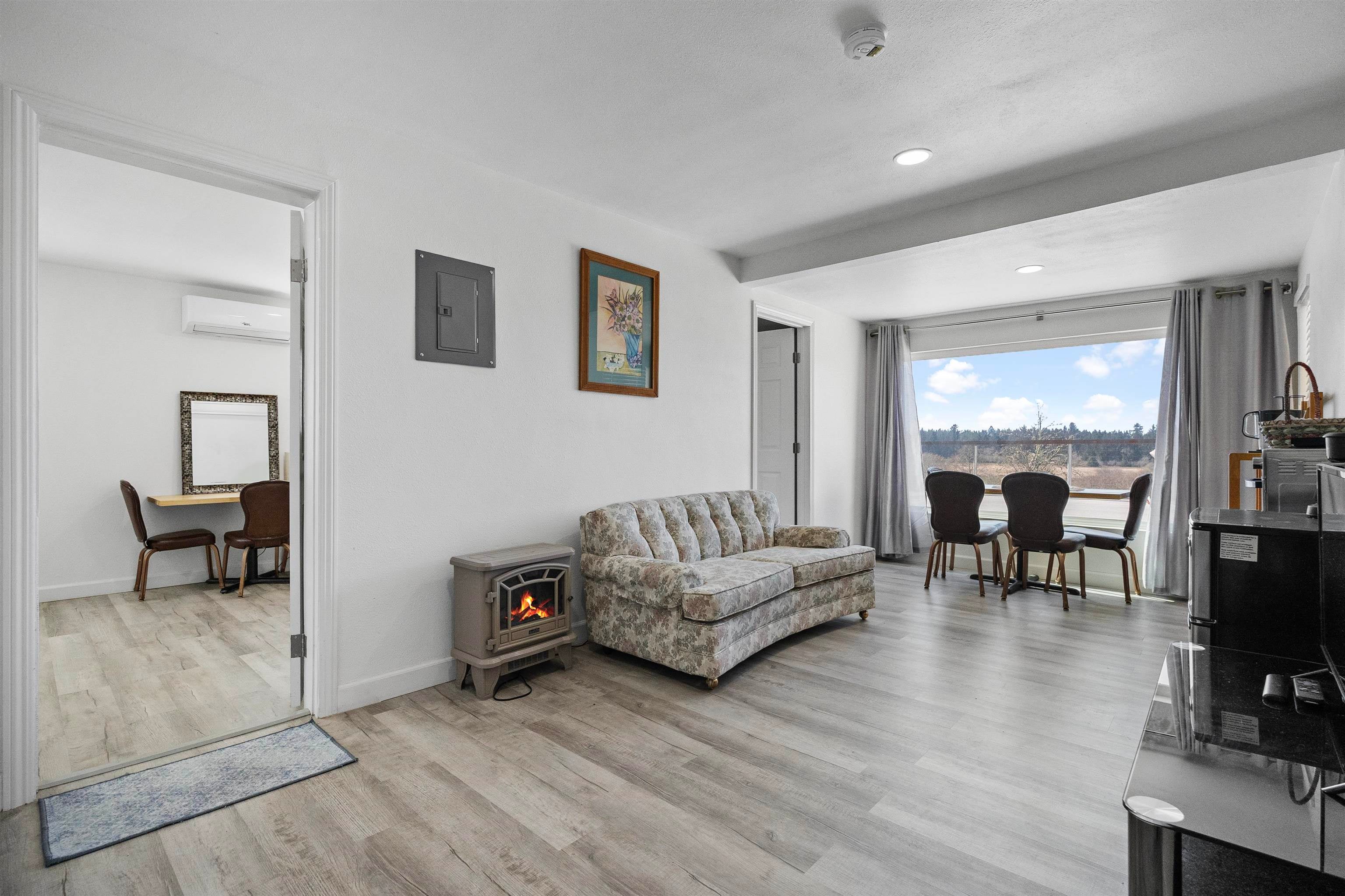 3800 Kings Valley Road